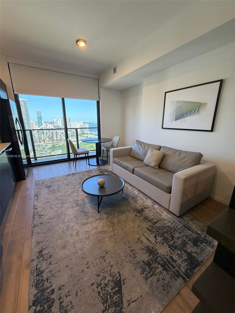 398 NE 5th St #3407 Miami, FL 33132