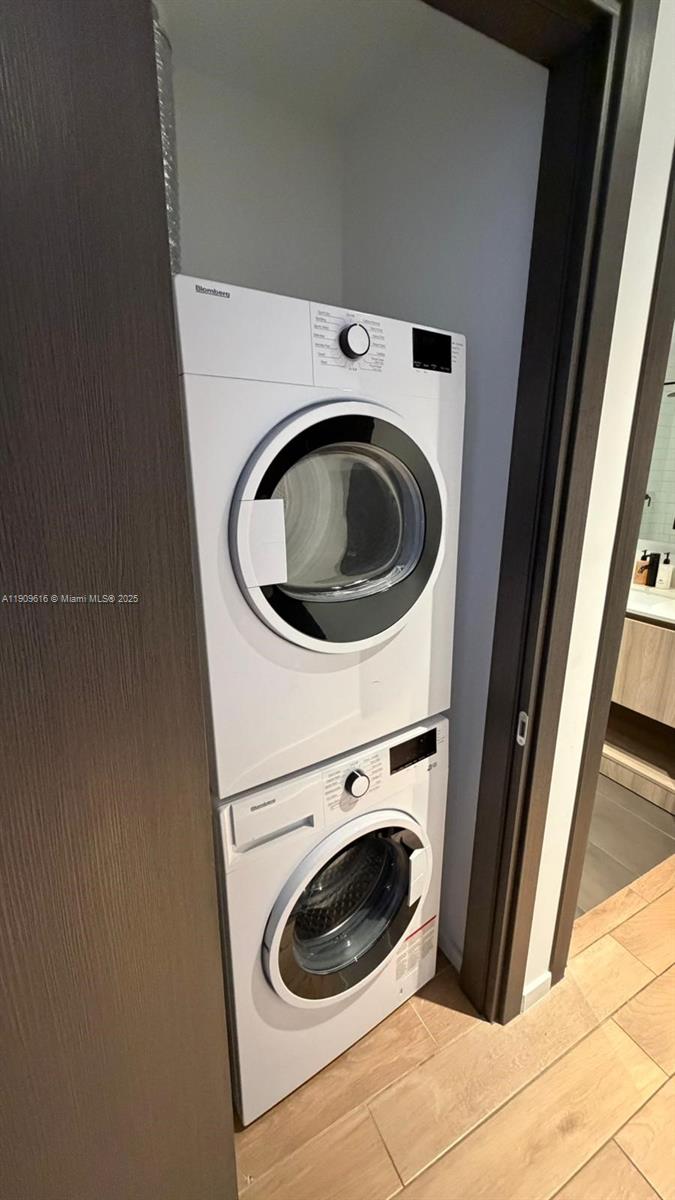 398 NE 5th St #3407 Miami, FL 33132