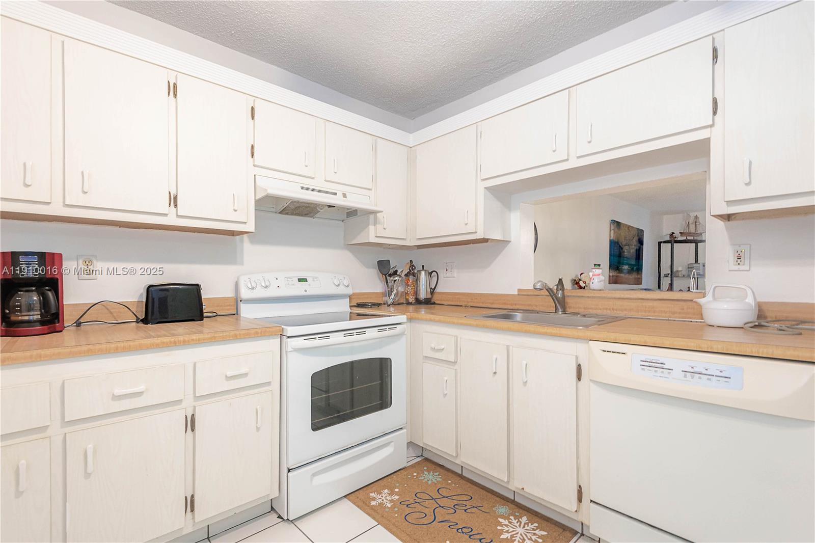 2800 Somerset Dr #115J