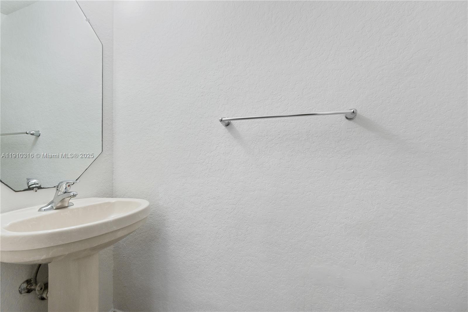 3717 Sonoma Dr Riviera Beach, FL 33404