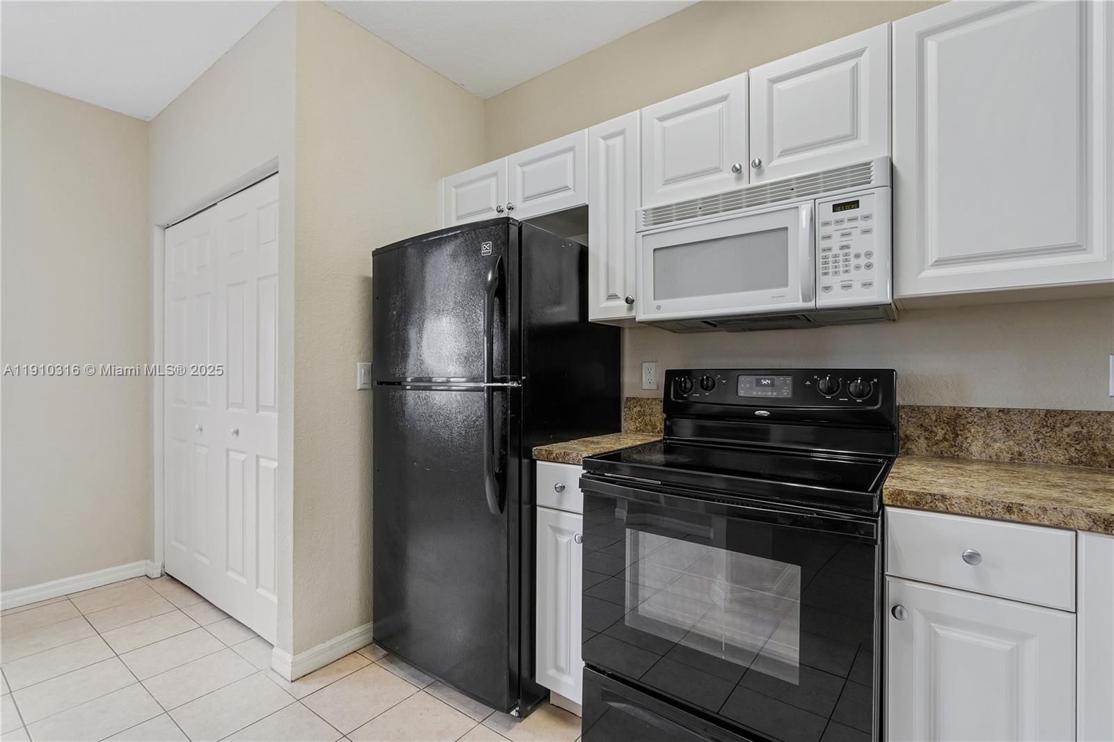 3717 Sonoma Dr Riviera Beach, FL 33404