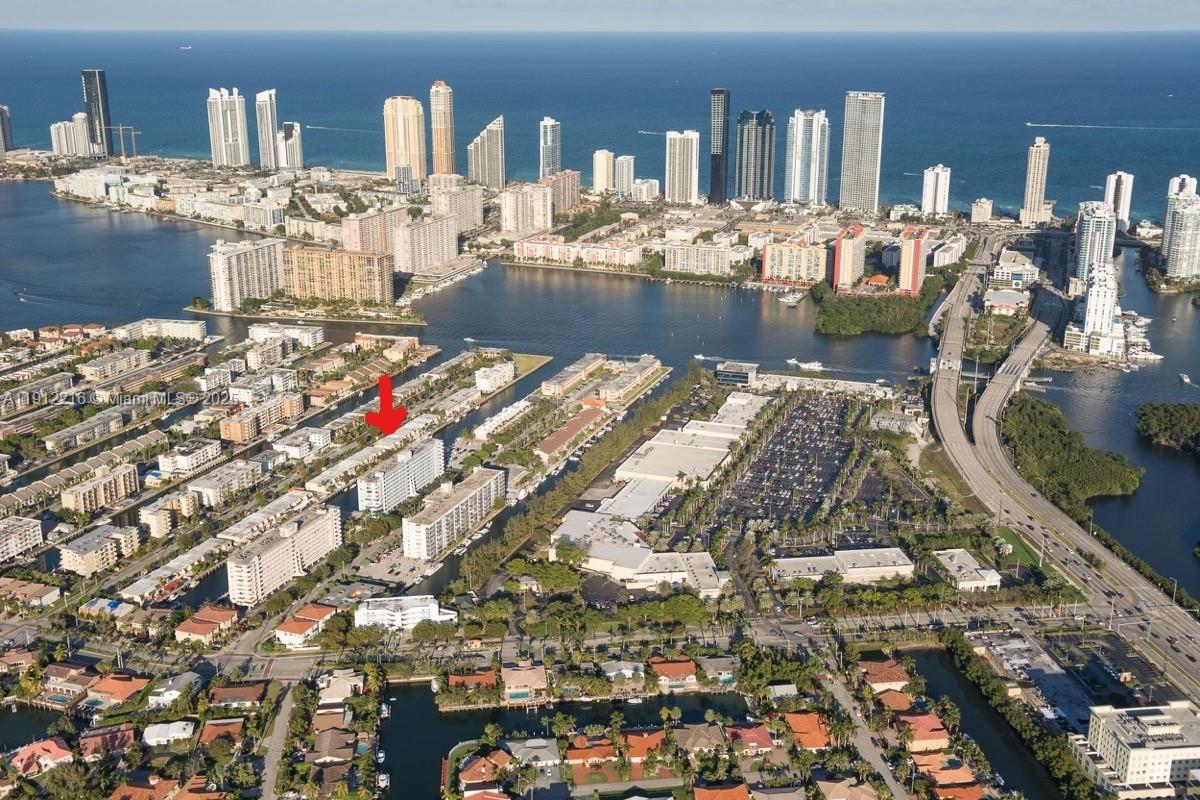 3703 NE 166th St #401