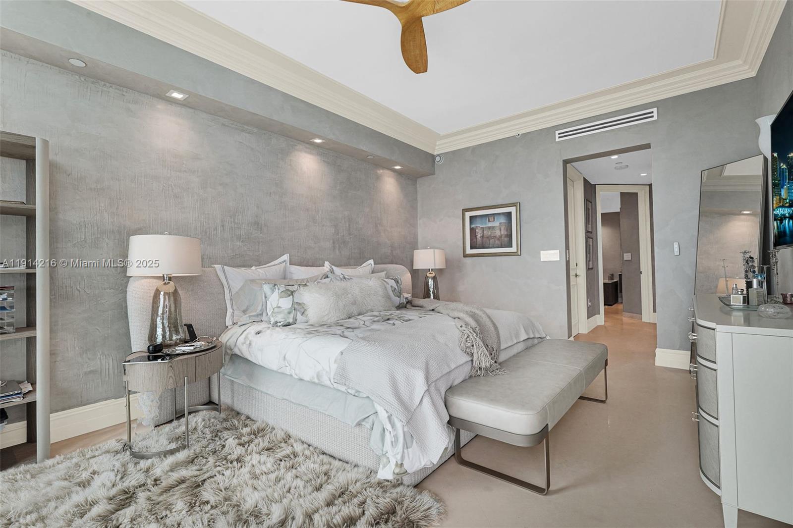 16047 Collins Ave #2102 Sunny Isles Beach, FL 33160