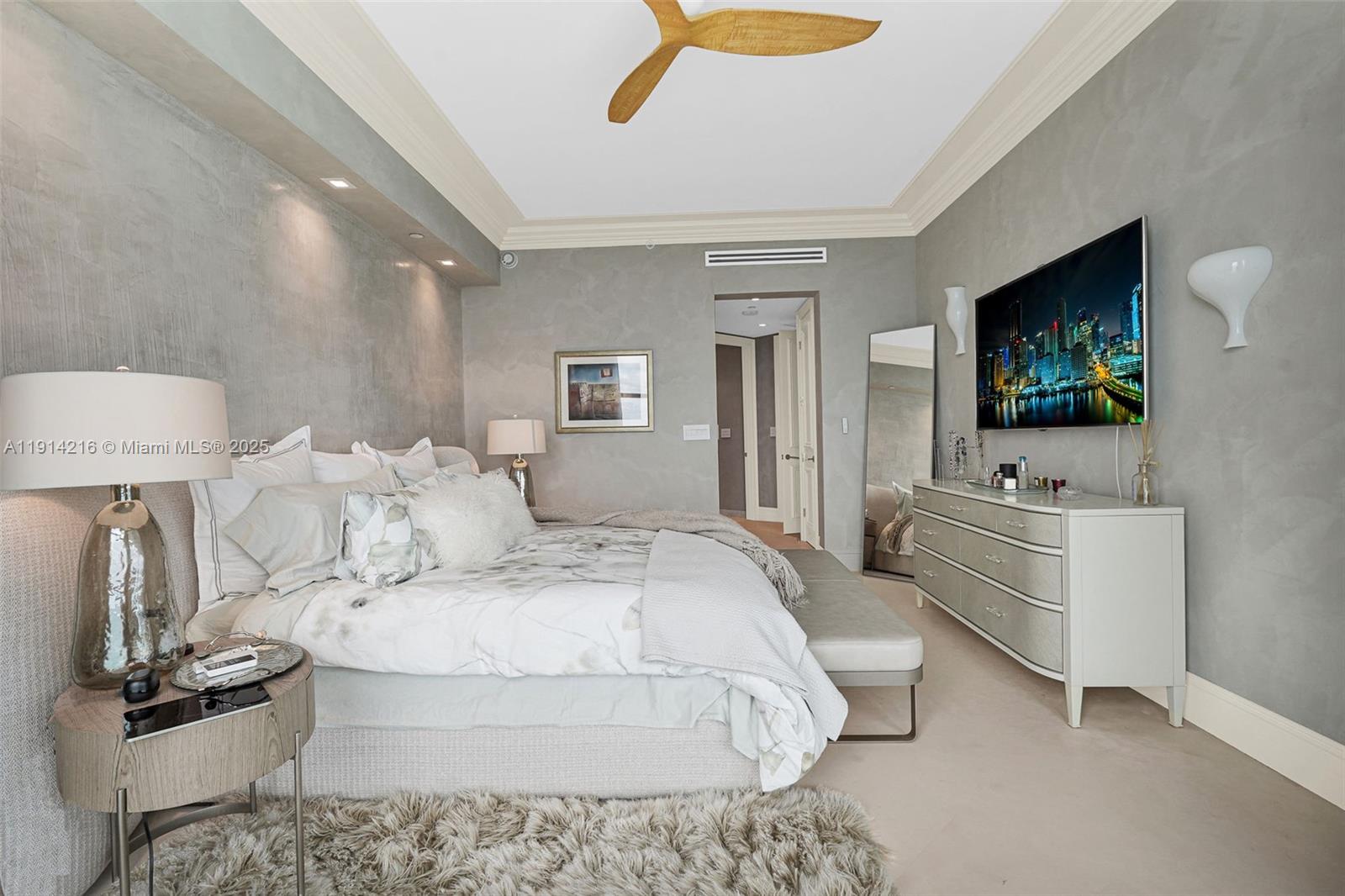 16047 Collins Ave #2102 Sunny Isles Beach, FL 33160