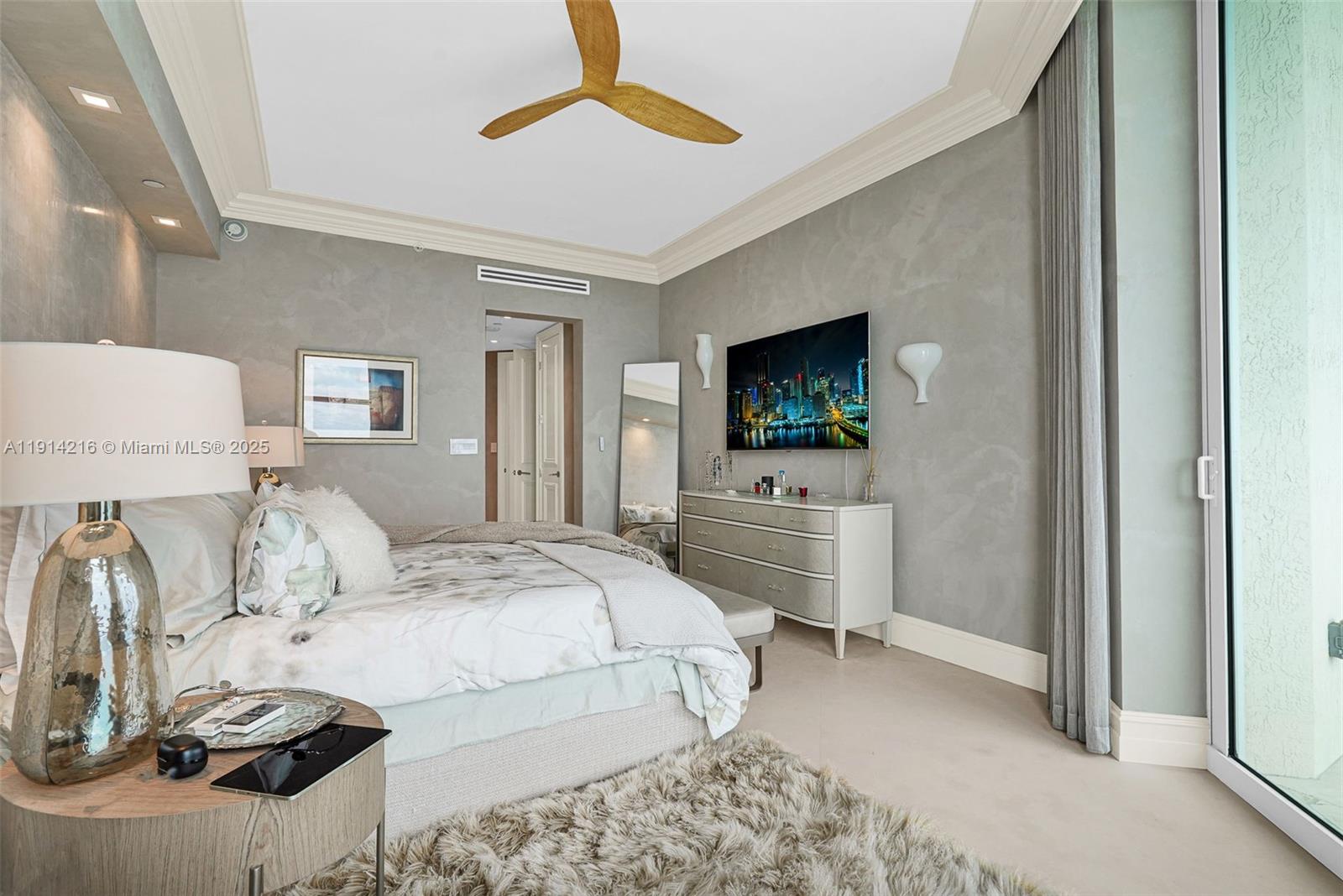 16047 Collins Ave #2102 Sunny Isles Beach, FL 33160