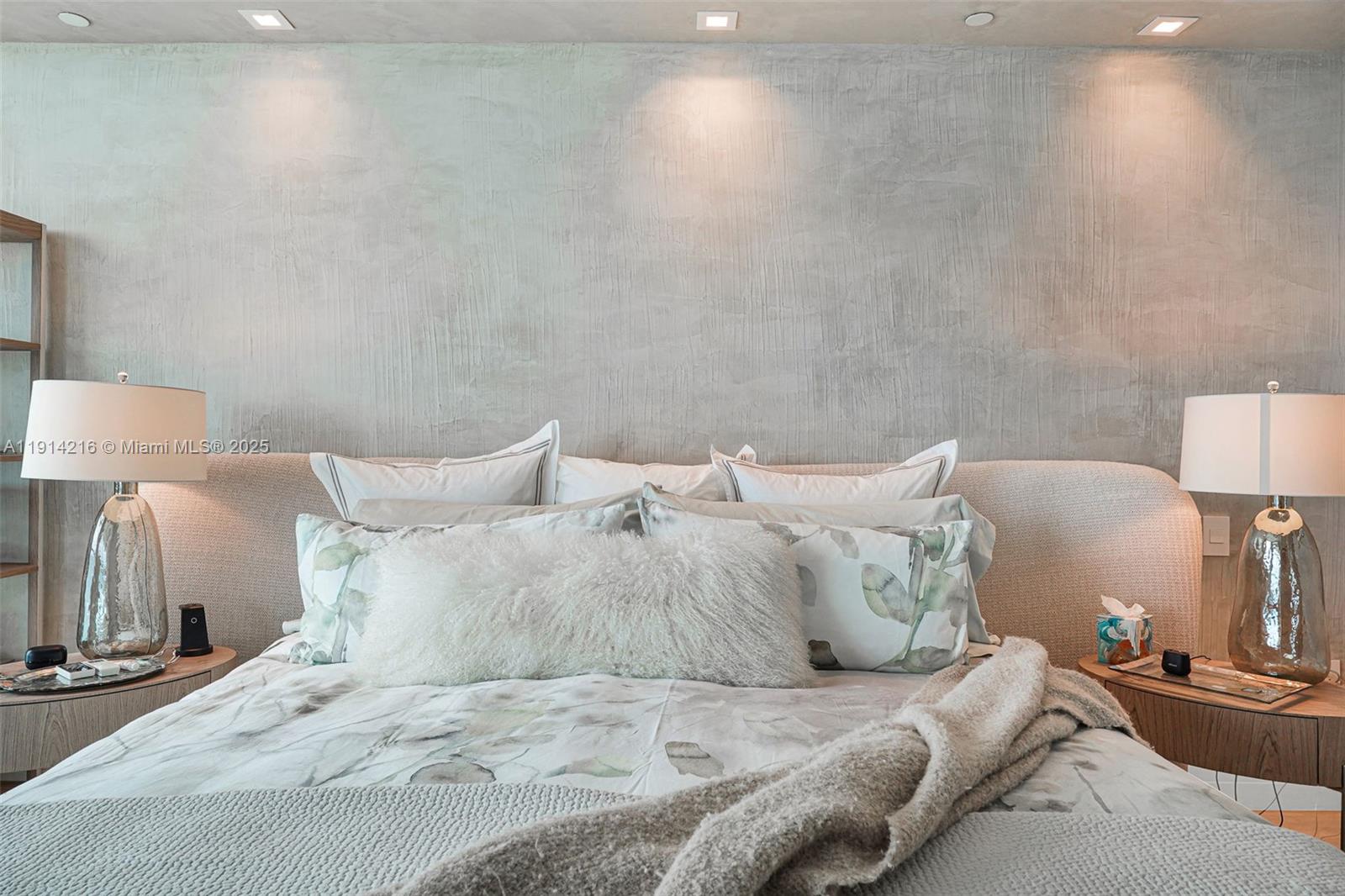 16047 Collins Ave #2102 Sunny Isles Beach, FL 33160