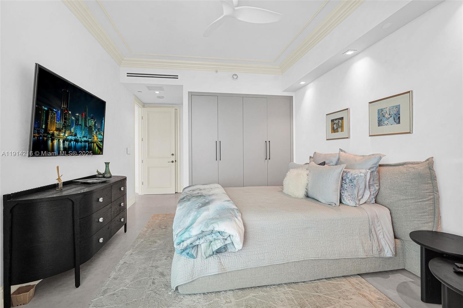 16047 Collins Ave #2102 Sunny Isles Beach, FL 33160