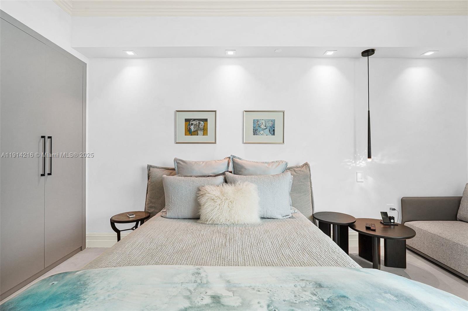 16047 Collins Ave #2102 Sunny Isles Beach, FL 33160