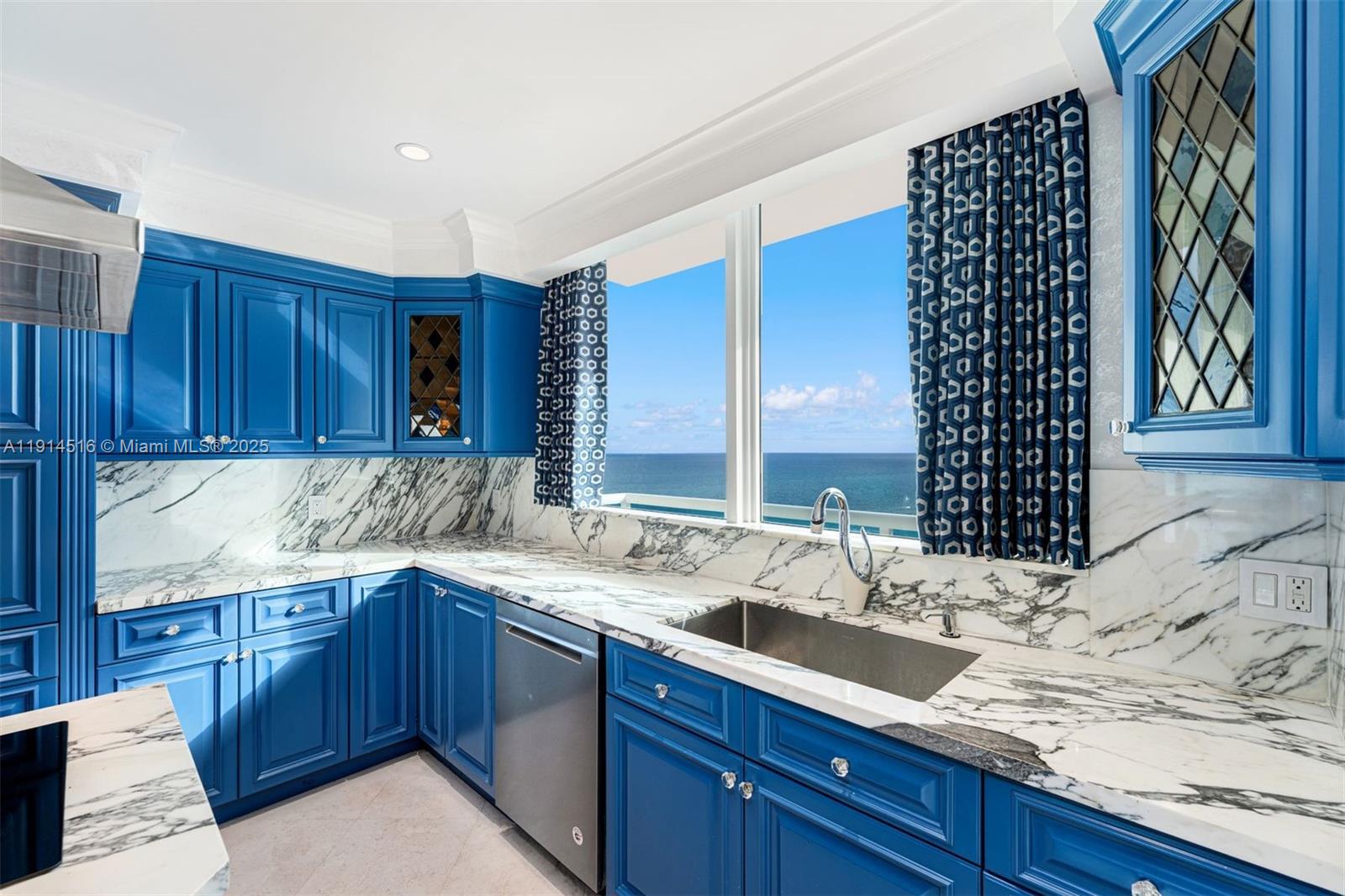 5025 Collins Ave #PH-1 Miami Beach, FL 33140