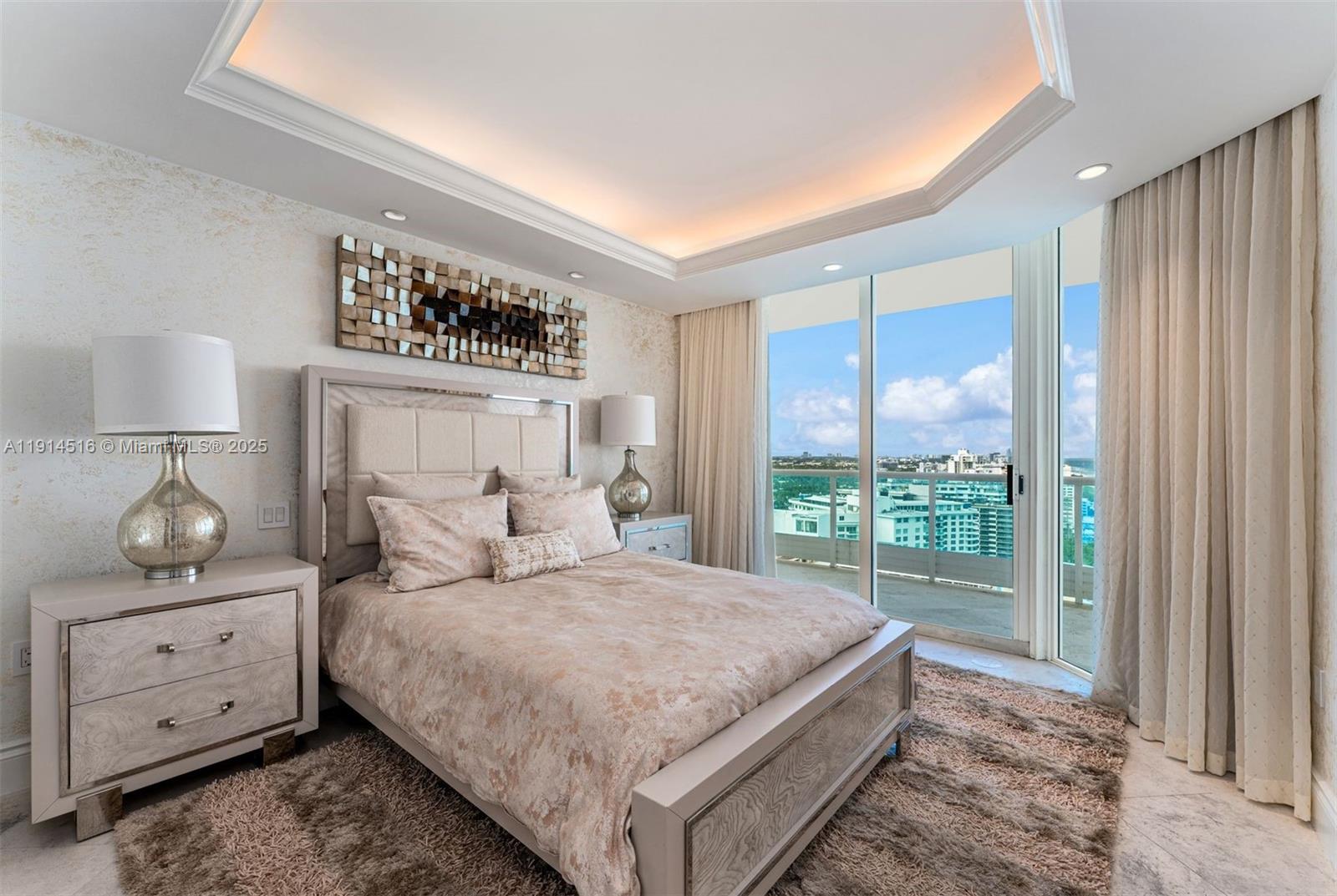 5025 Collins Ave #PH-1 Miami Beach, FL 33140