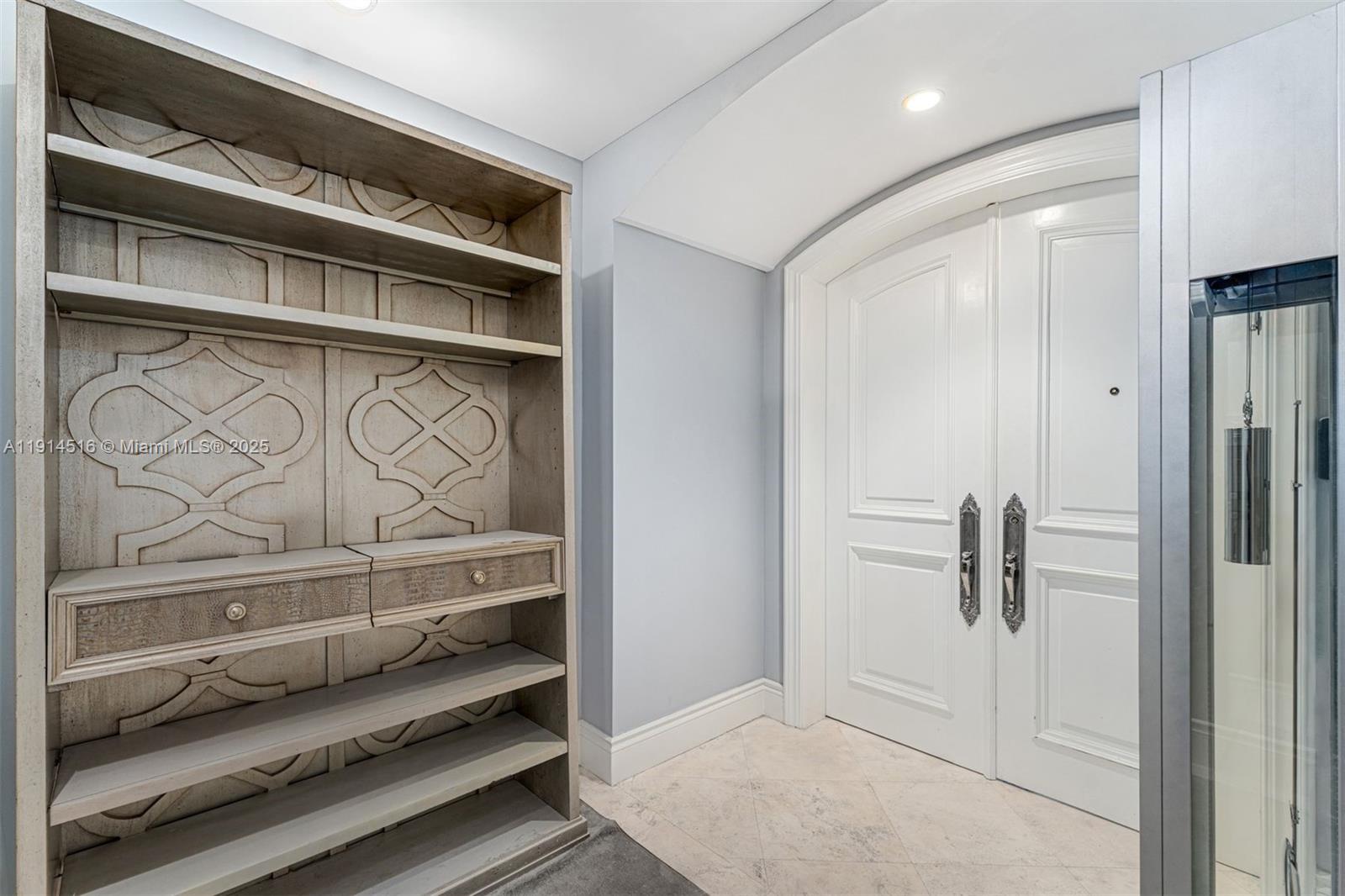 5025 Collins Ave #PH-1 Miami Beach, FL 33140