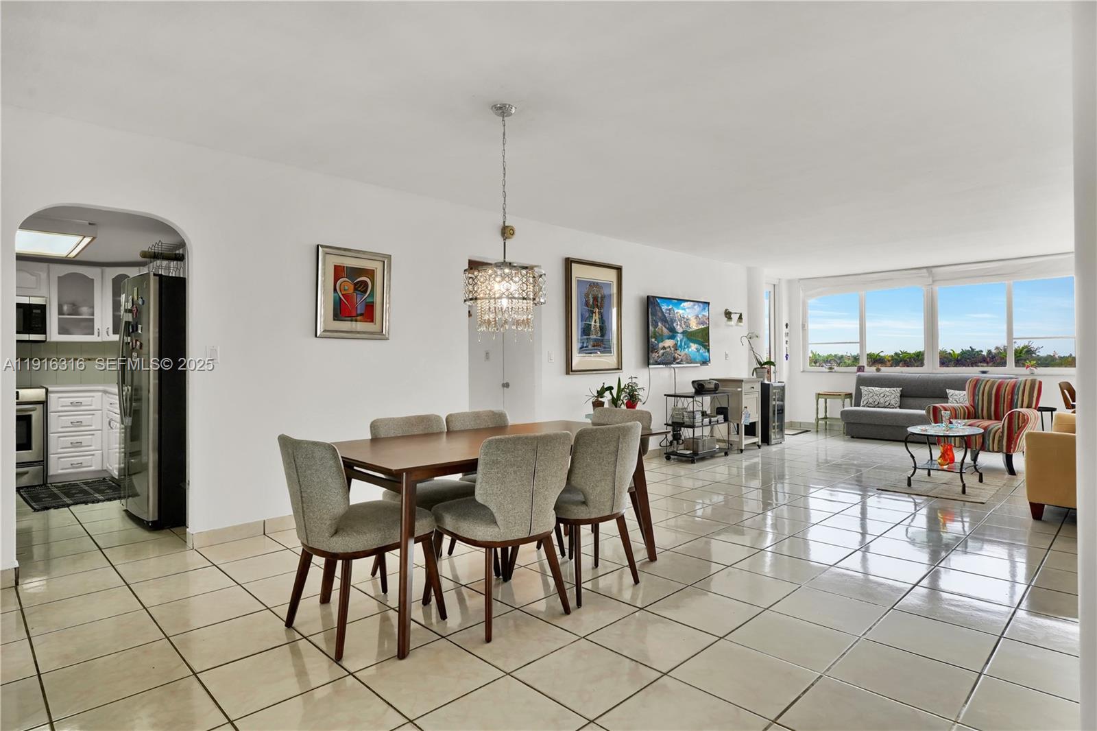 5005 Collins Ave #402 Miami Beach, FL 33140
