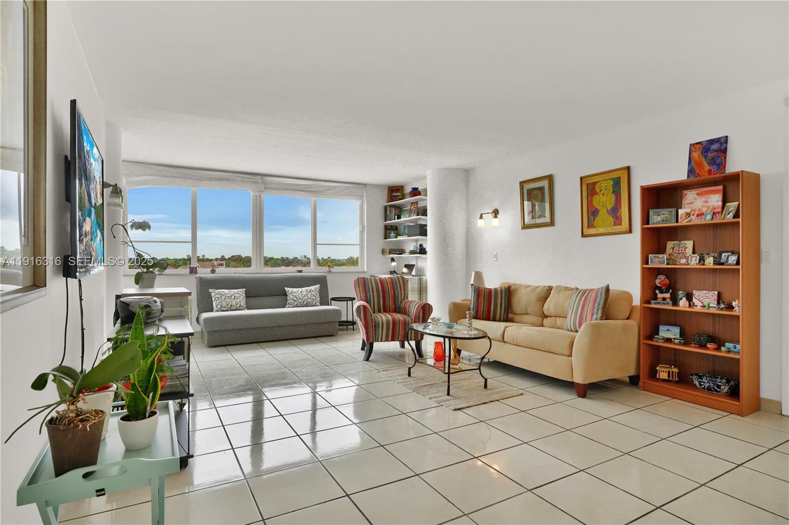 5005 Collins Ave #402 Miami Beach, FL 33140