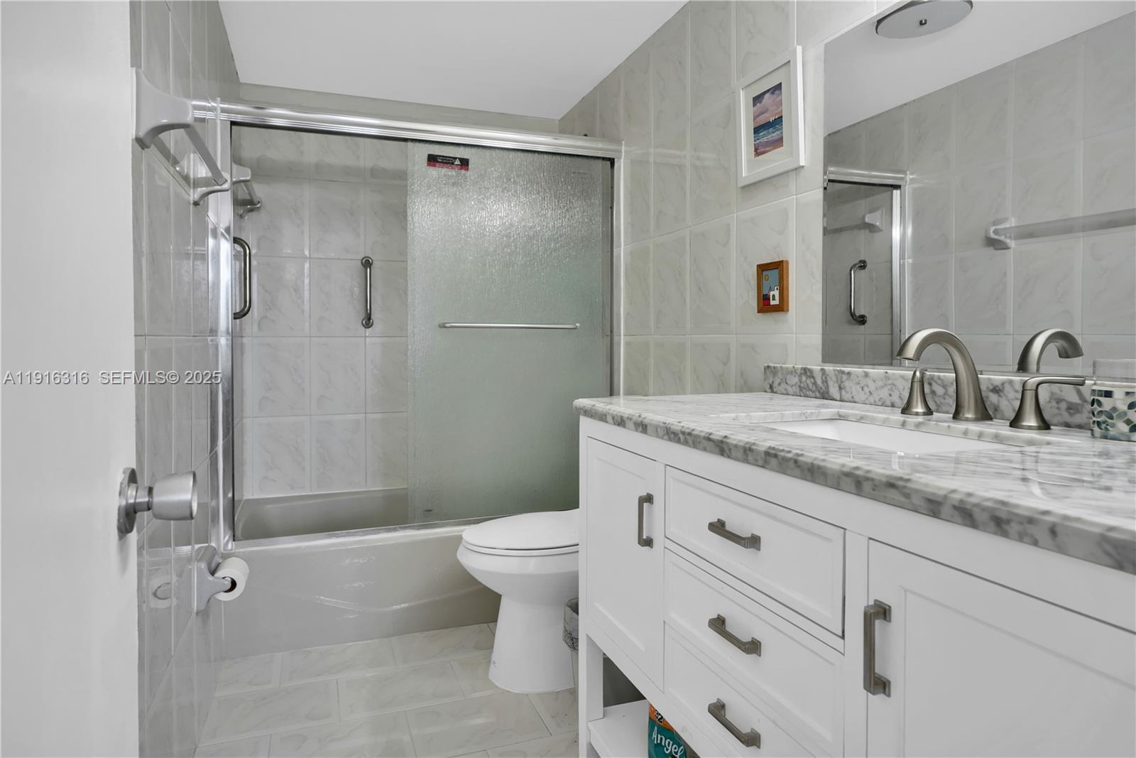 5005 Collins Ave #402 Miami Beach, FL 33140