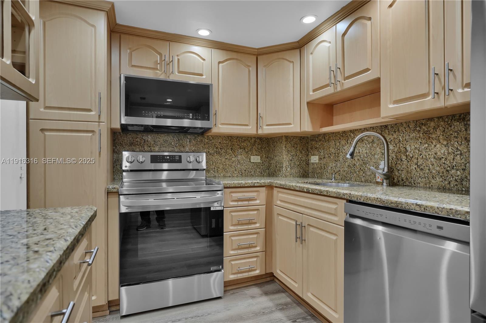 5005 Collins Ave #402 Miami Beach, FL 33140