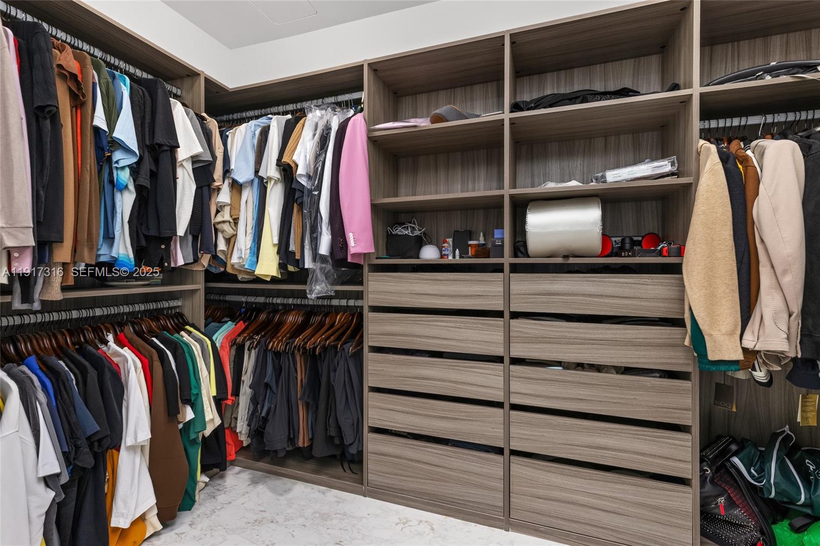 18555 Collins Ave #5501 Sunny Isles Beach, FL 33160