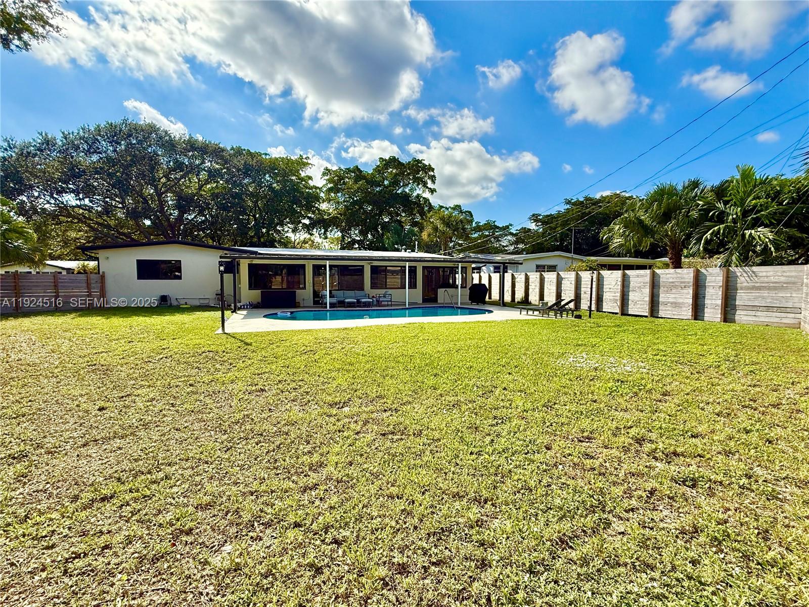 325 NE 121st Ter North Miami, FL 33161