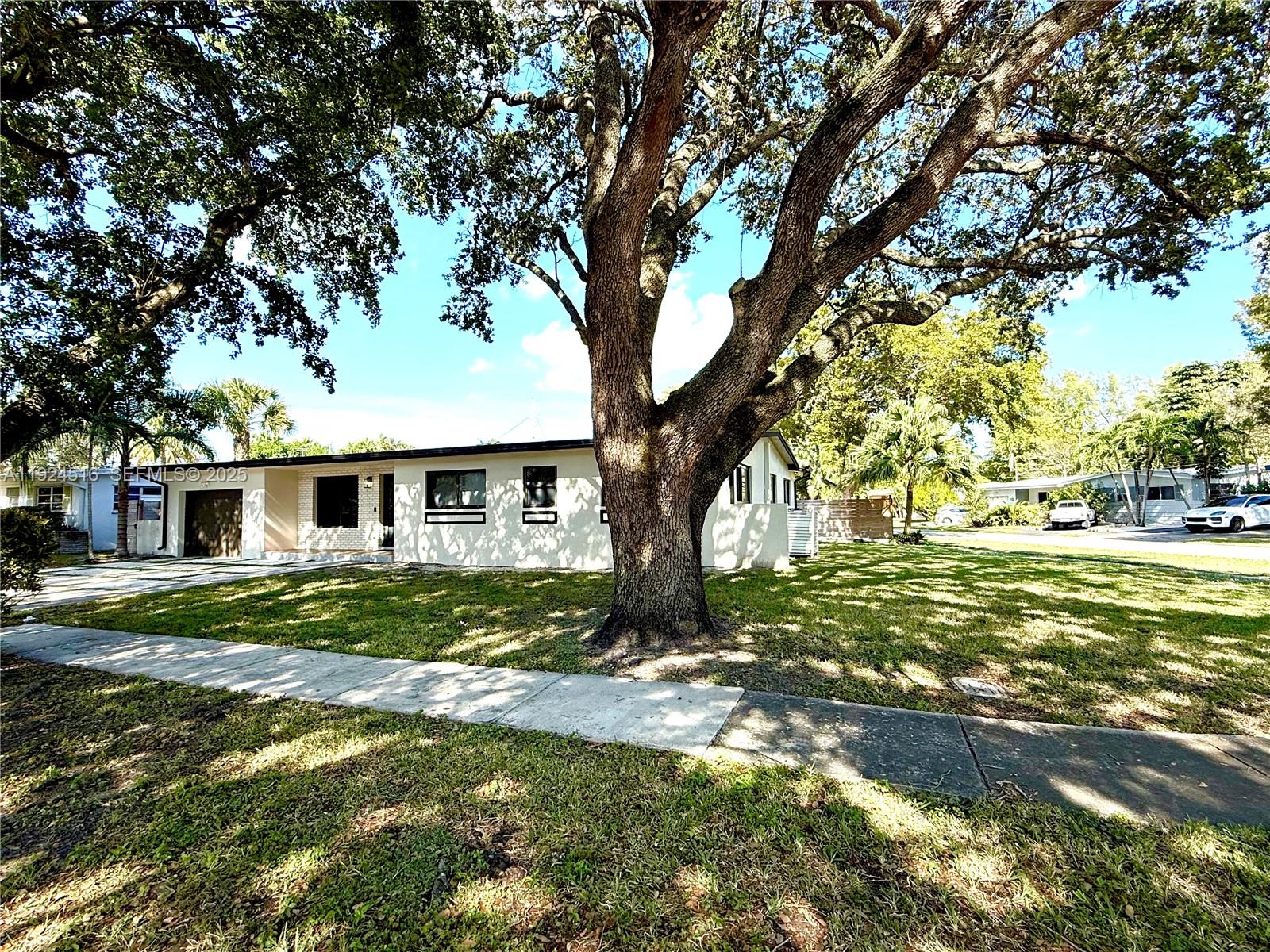 325 NE 121st Ter North Miami, FL 33161