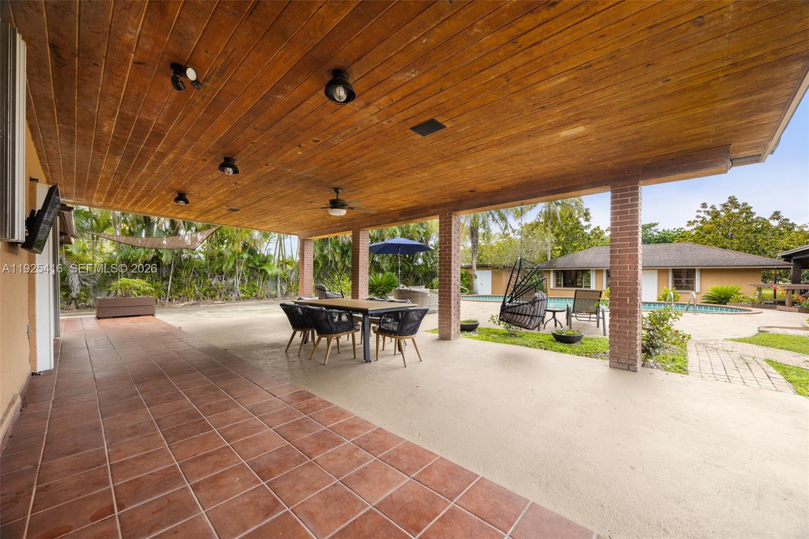 20450 SW 198th Ave Miami, FL 33187