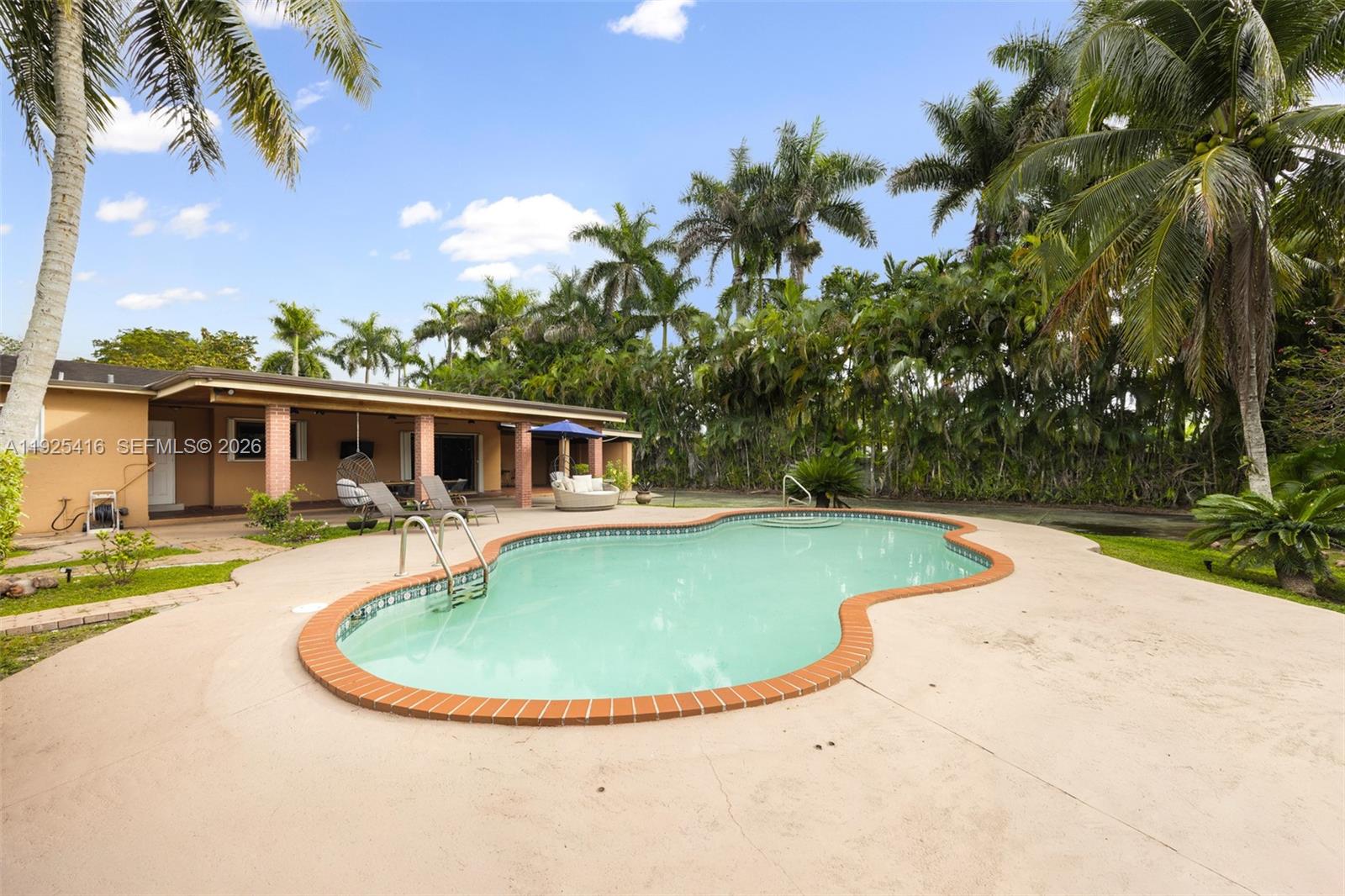 20450 SW 198th Ave Miami, FL 33187