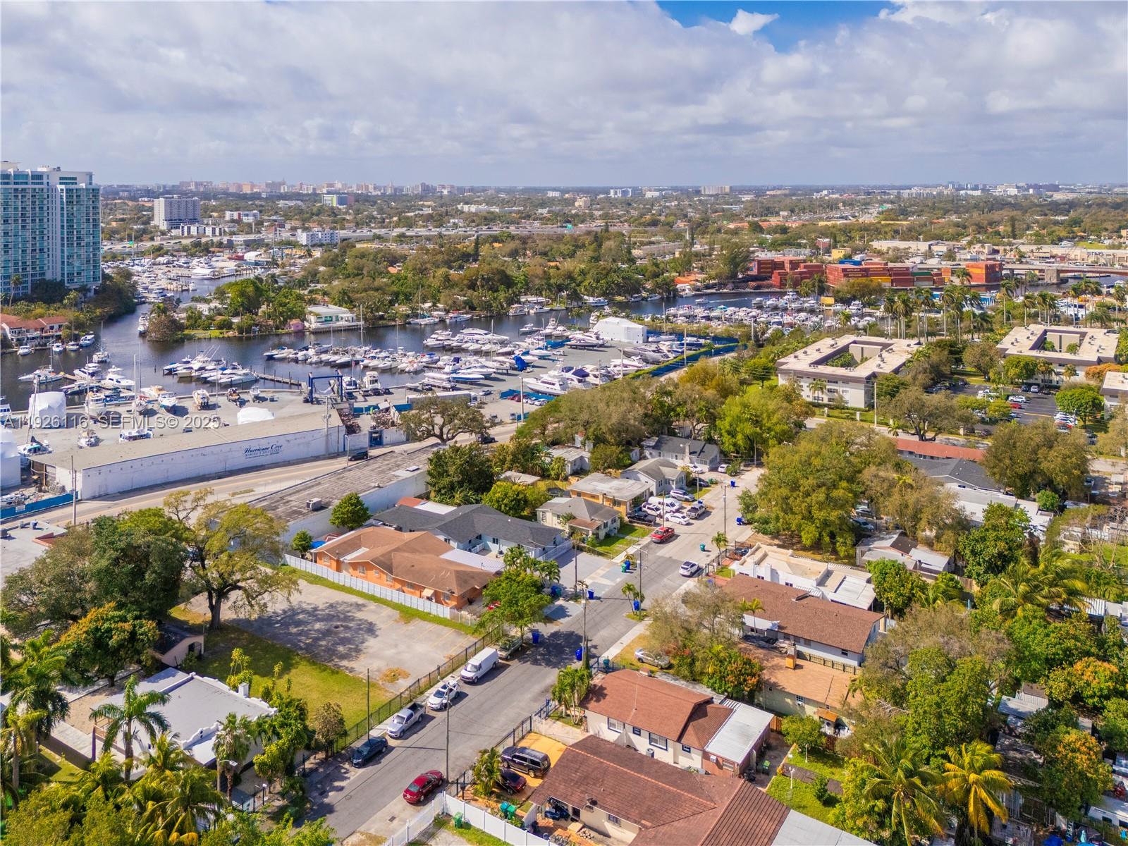 1884 NW 15th St Miami, FL 33125