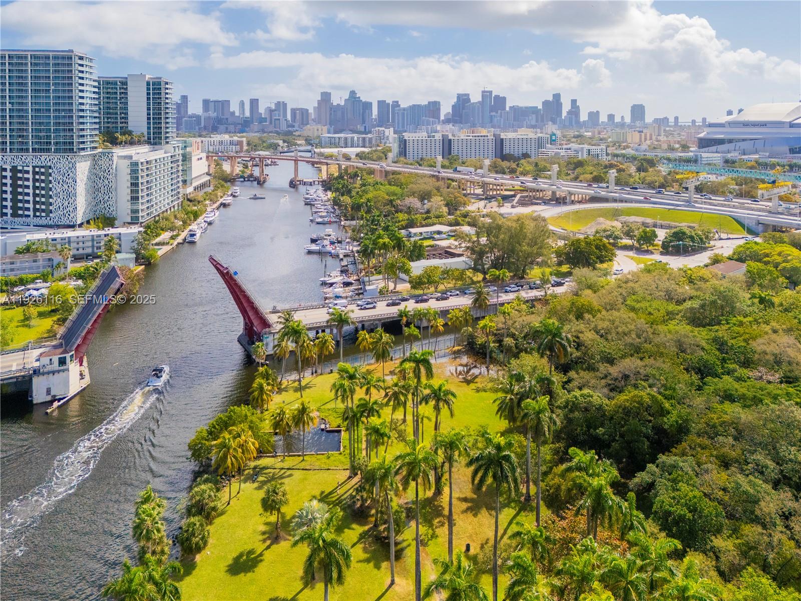 1884 NW 15th St Miami, FL 33125