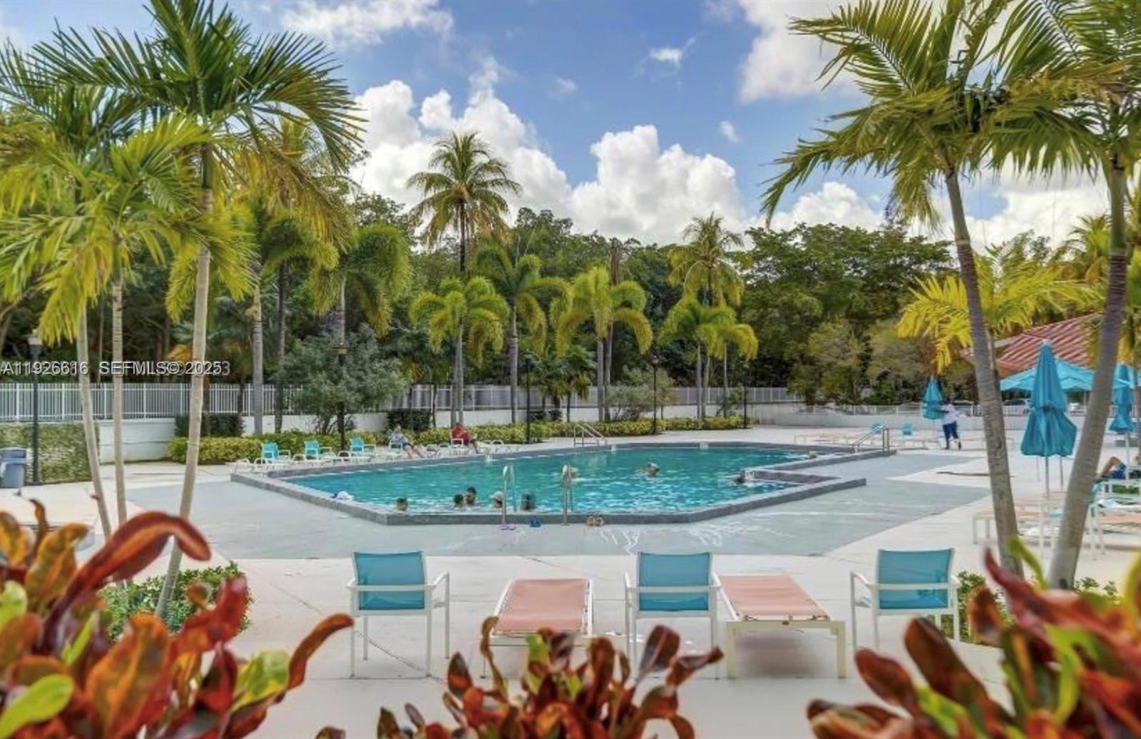 image Arlen House East12