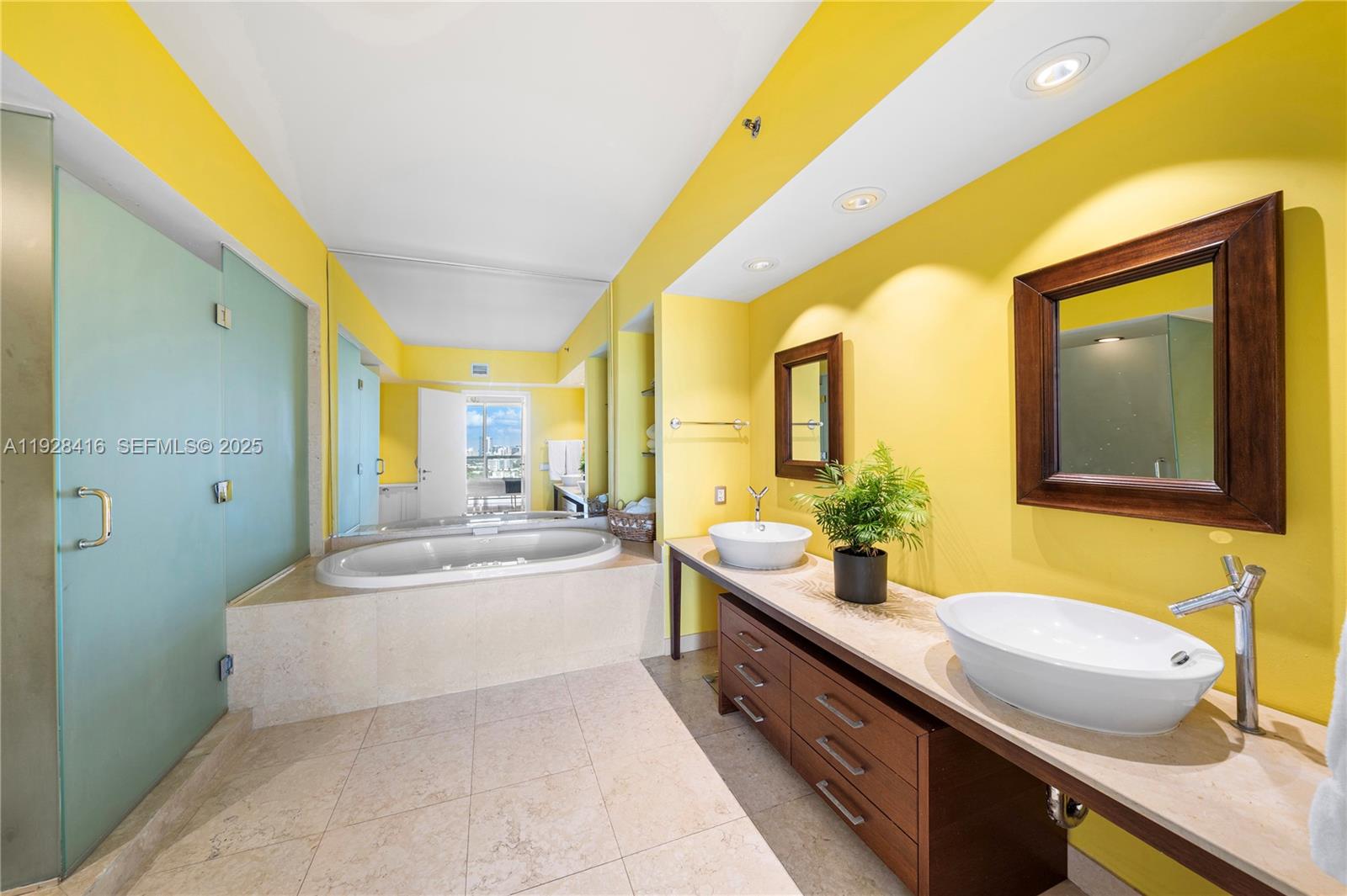 450 Alton Rd #1610 Miami Beach, FL 33139