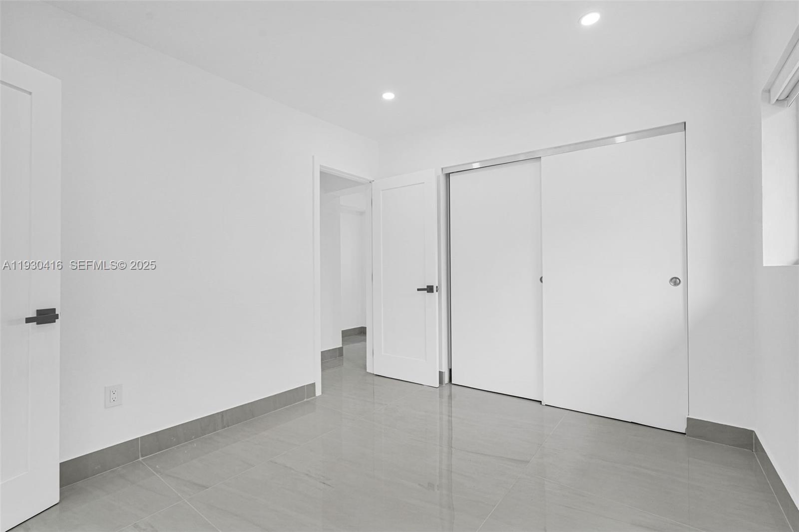 998 SW 11th St Miami, FL 33129