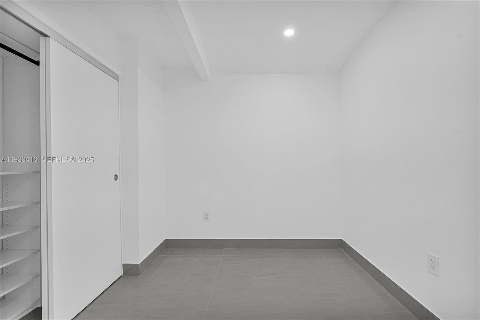 998 SW 11th St Miami, FL 33129