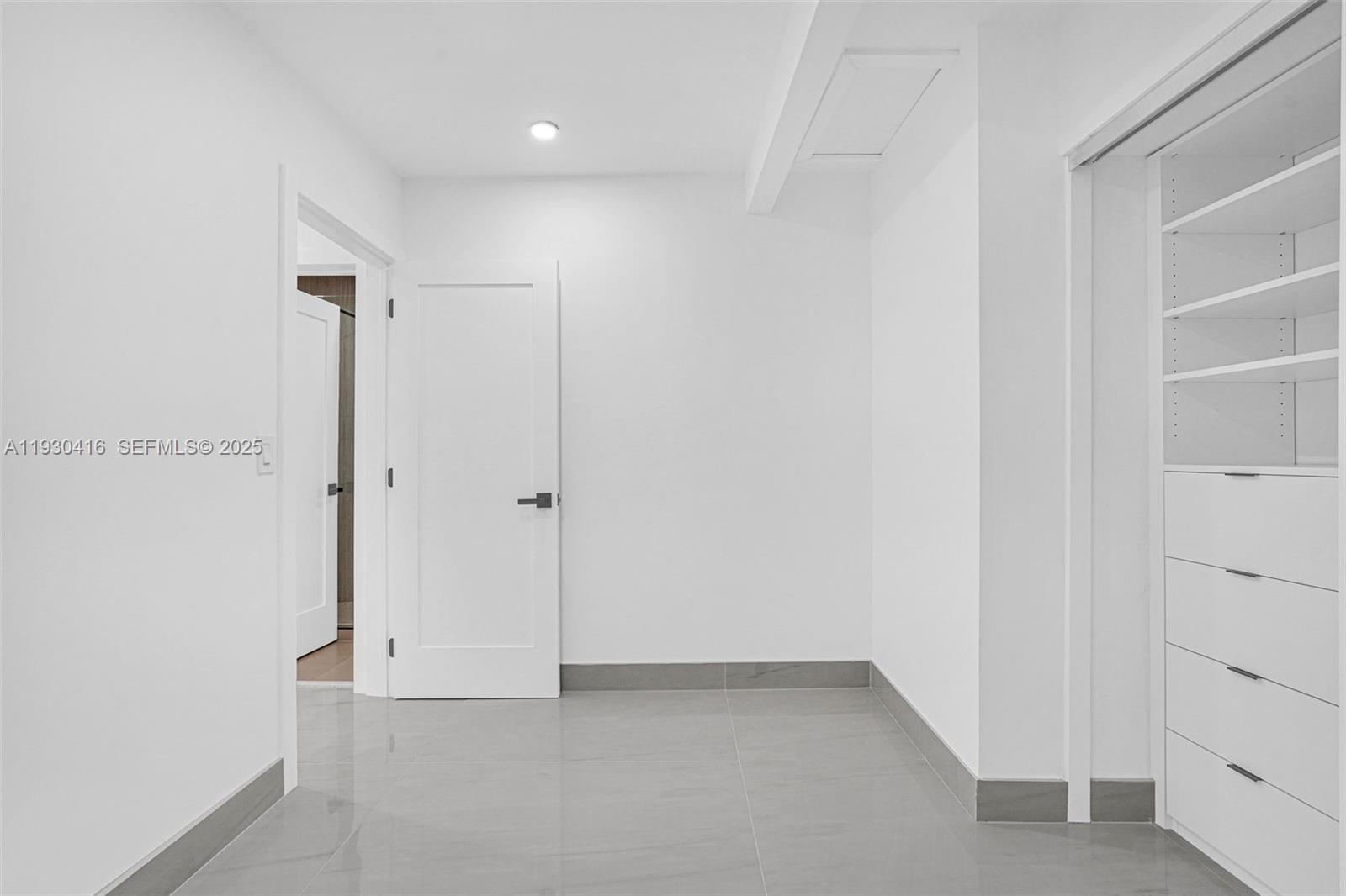 998 SW 11th St Miami, FL 33129