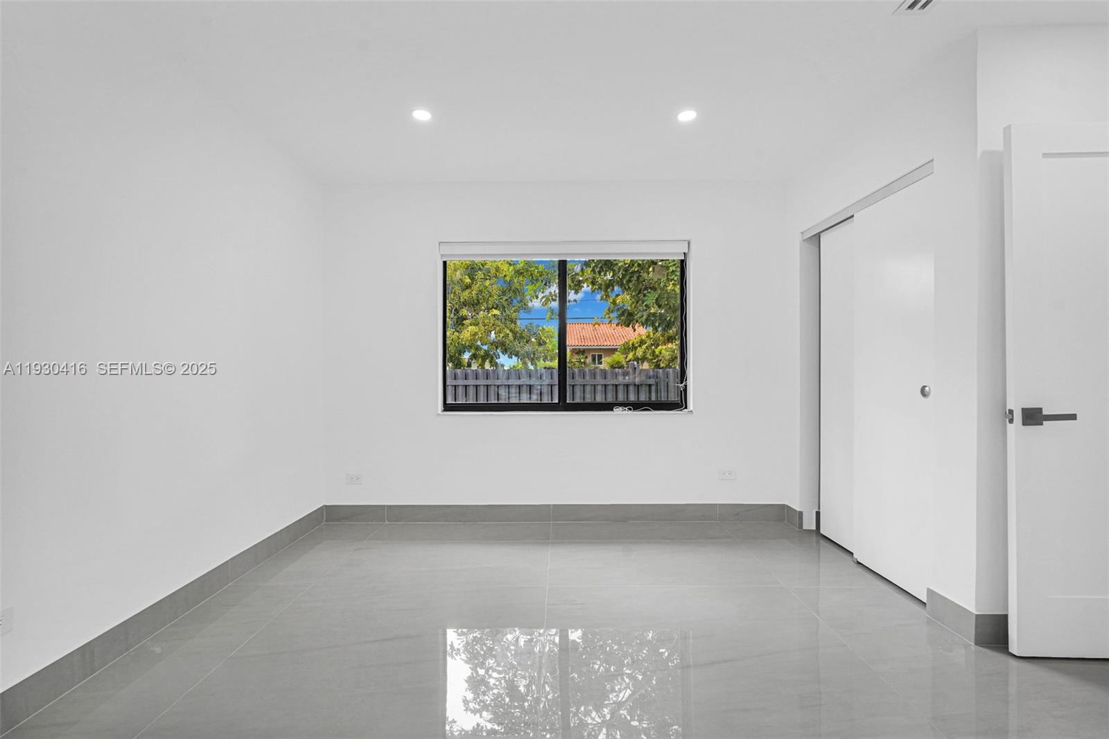 998 SW 11th St Miami, FL 33129