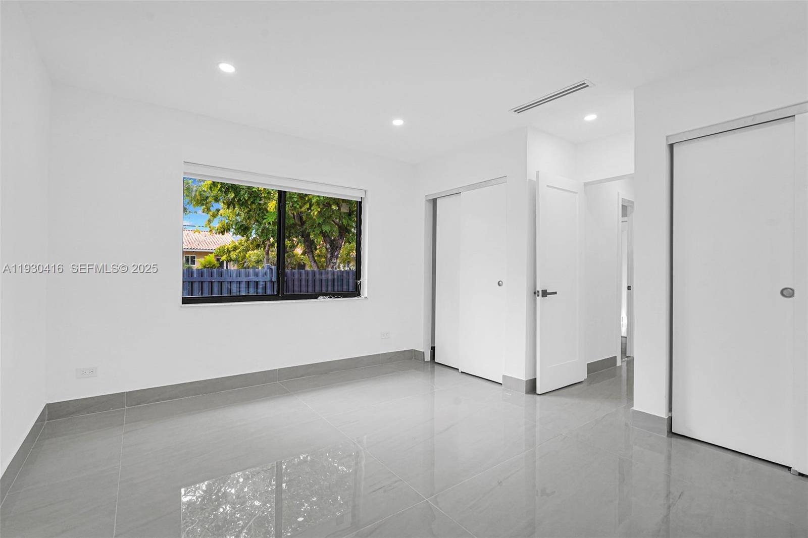 998 SW 11th St Miami, FL 33129