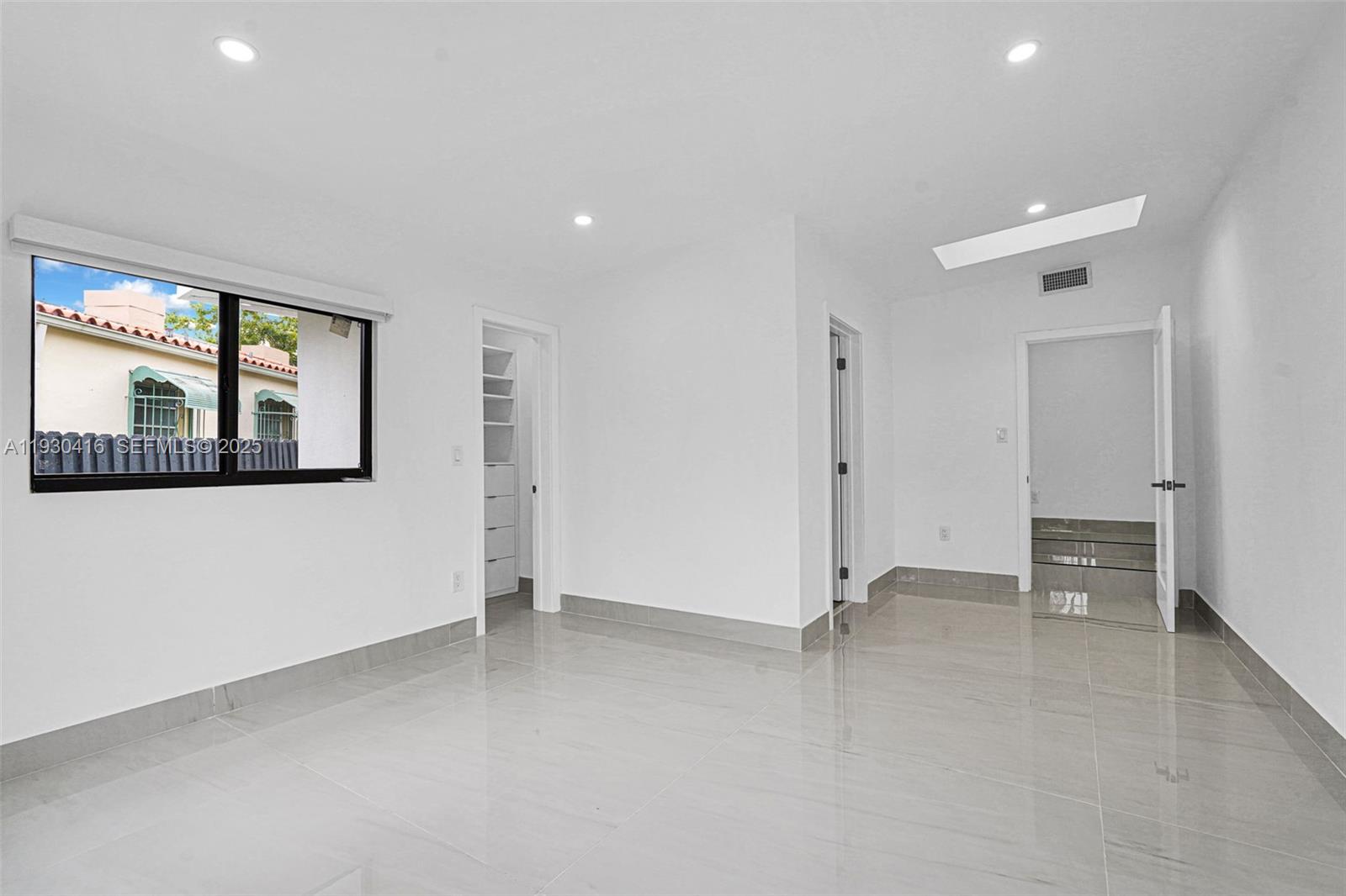 998 SW 11th St Miami, FL 33129