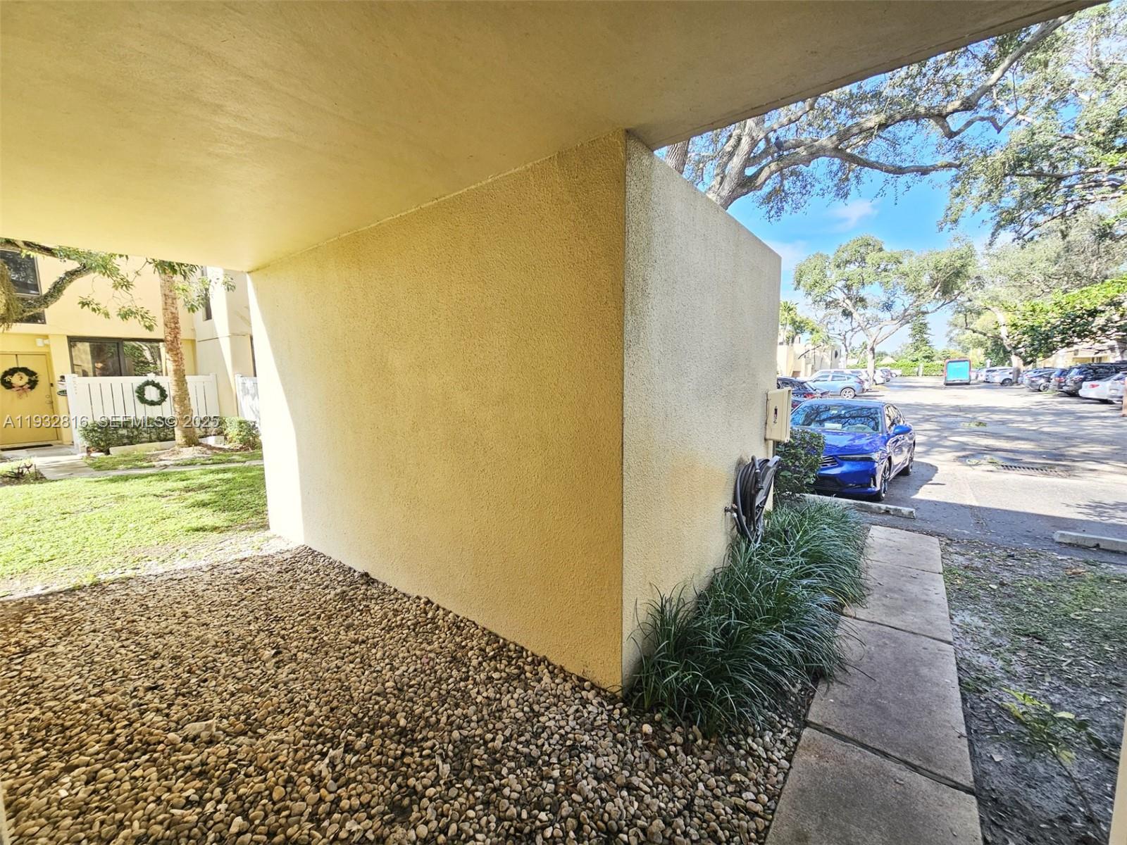 2831 SW 87th Ave #704 Davie, FL 33328