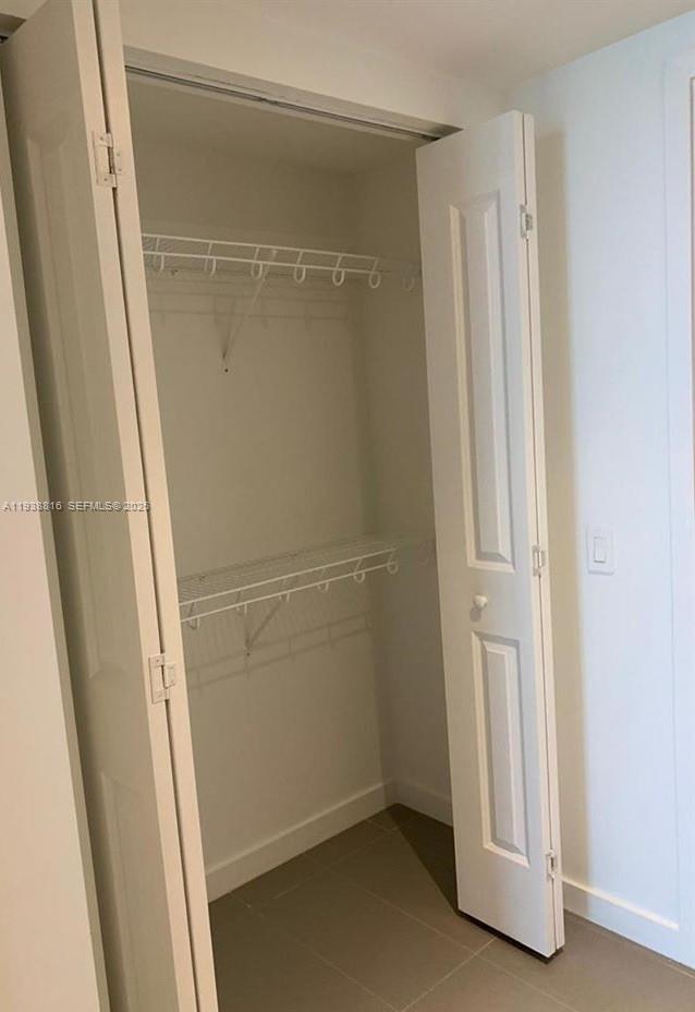 image Canvas Condo40