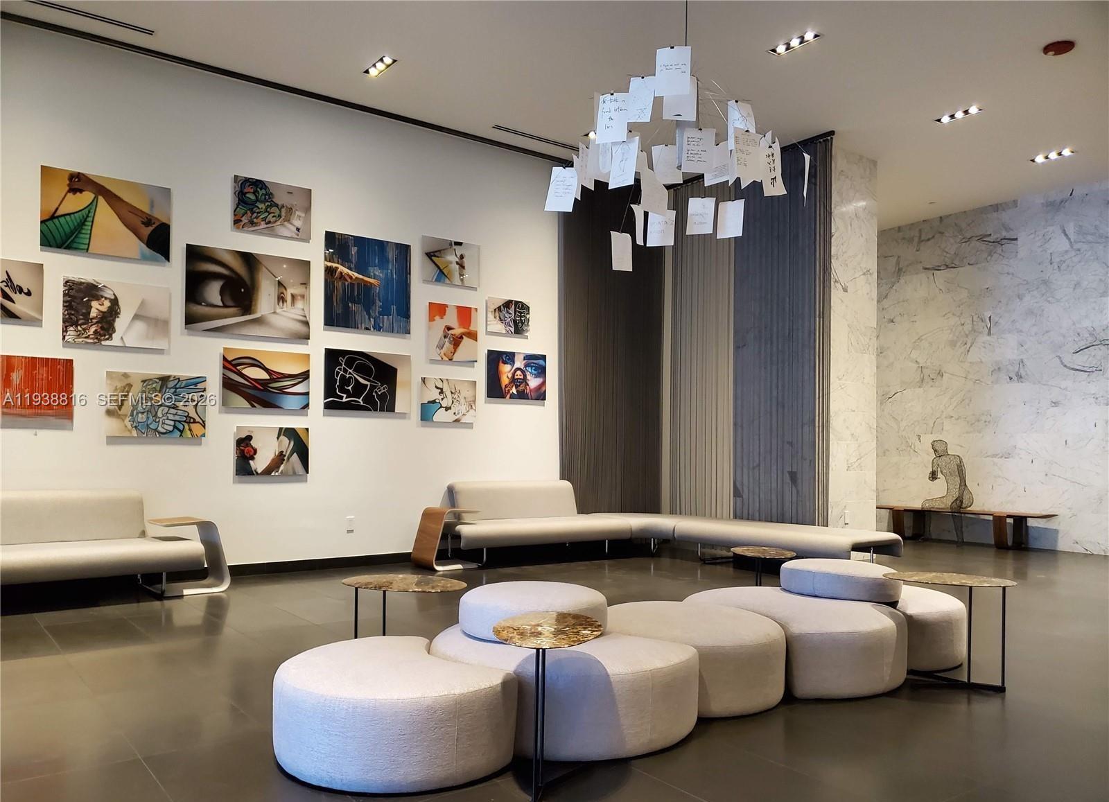 image Canvas Condo44