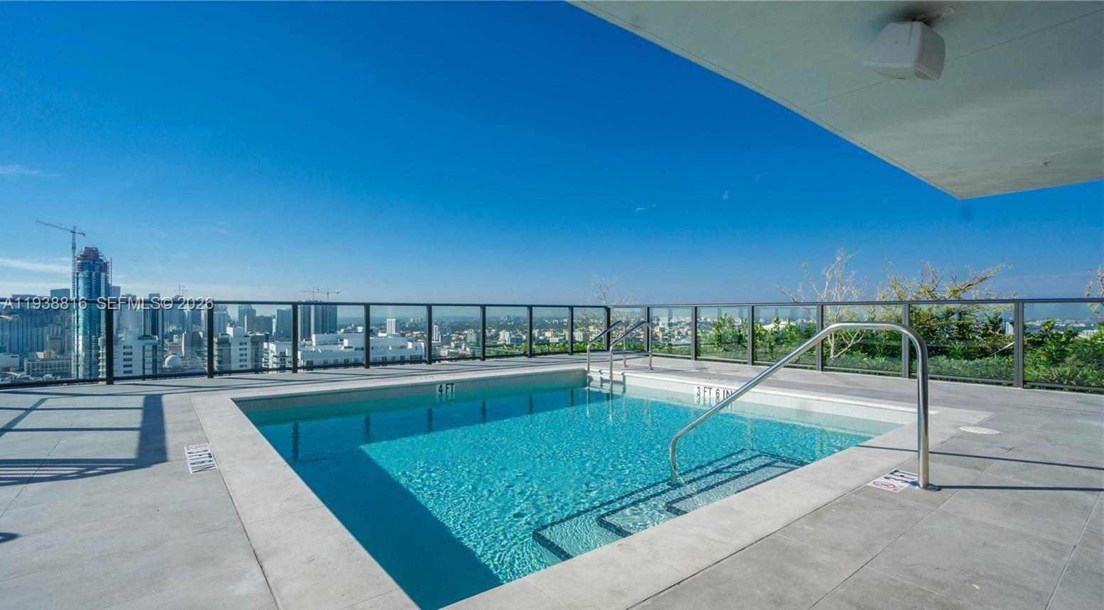 image Canvas Condo49