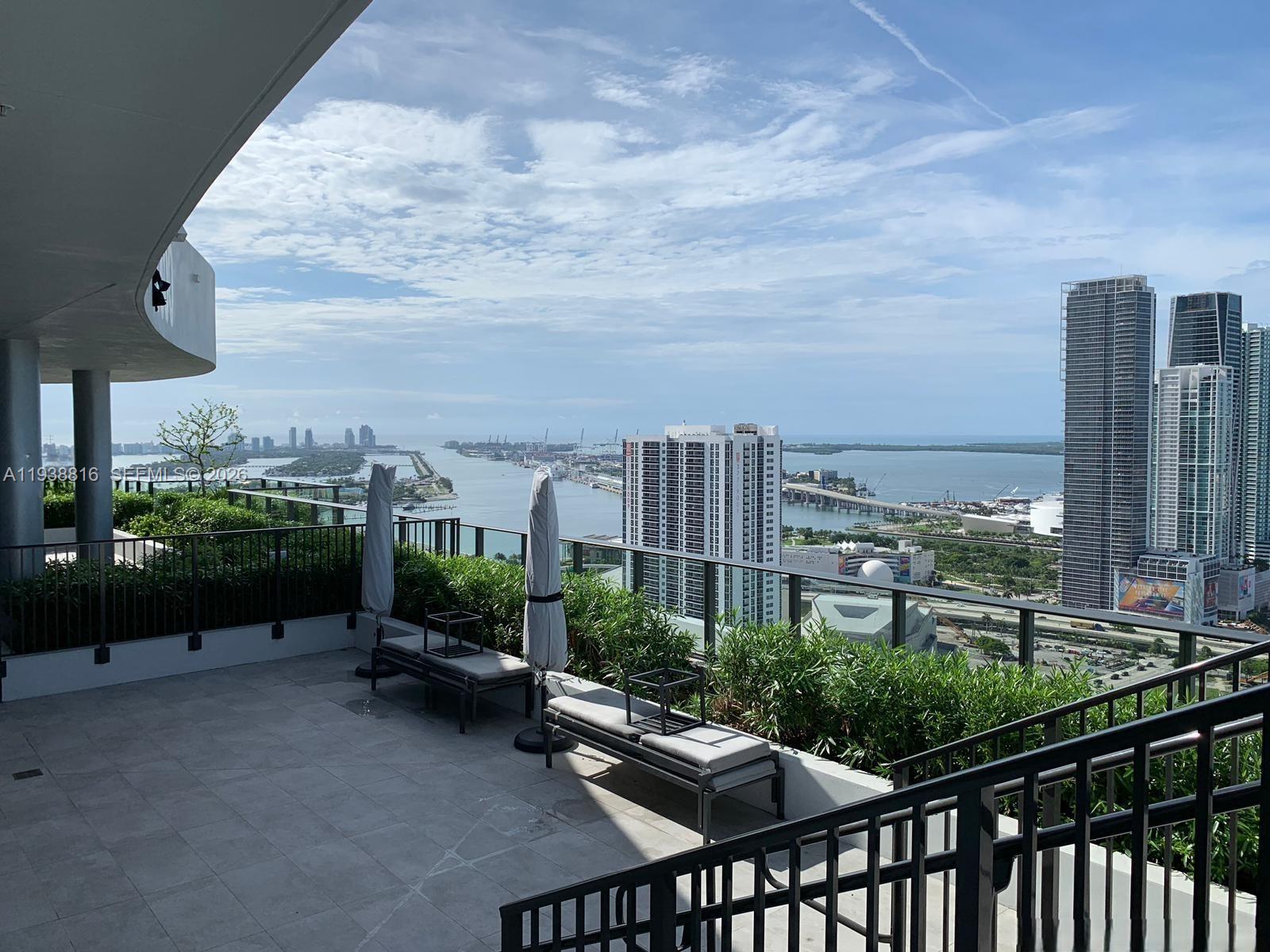 image Canvas Condo61