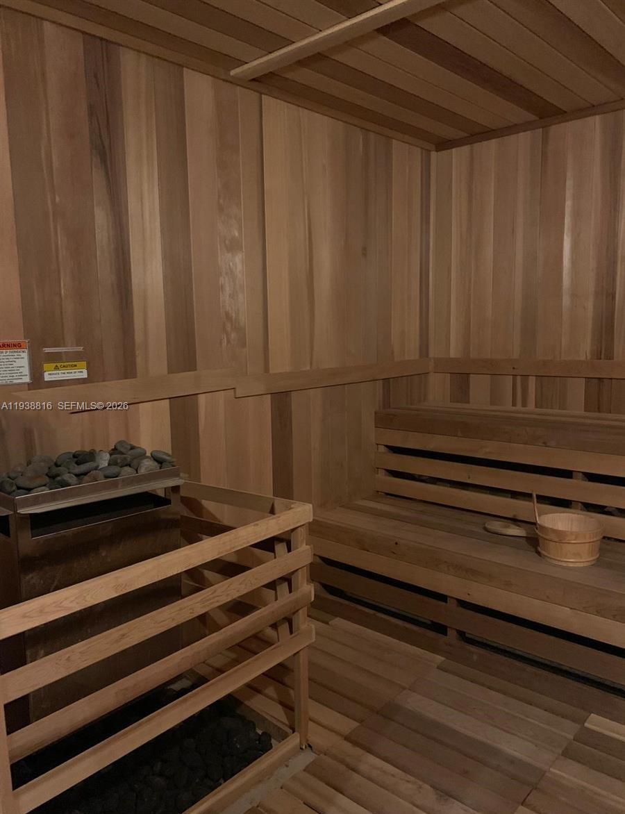 image Canvas Condo62