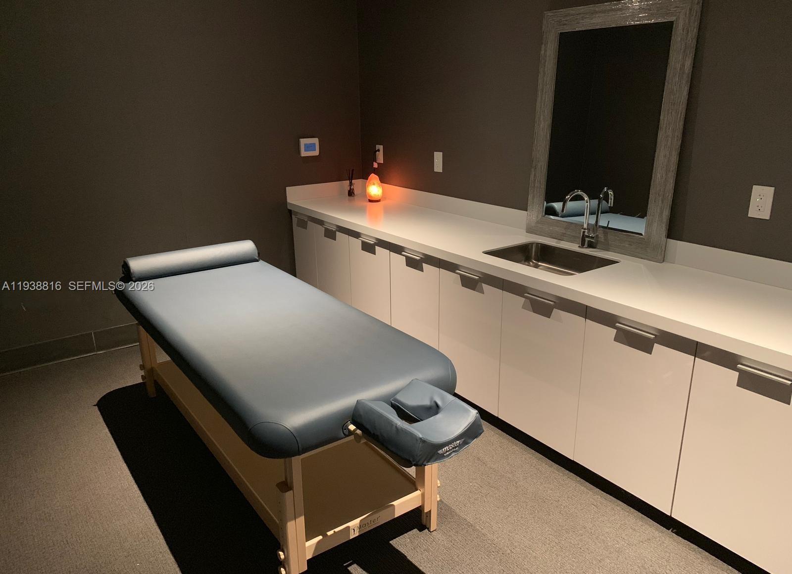 image Canvas Condo66