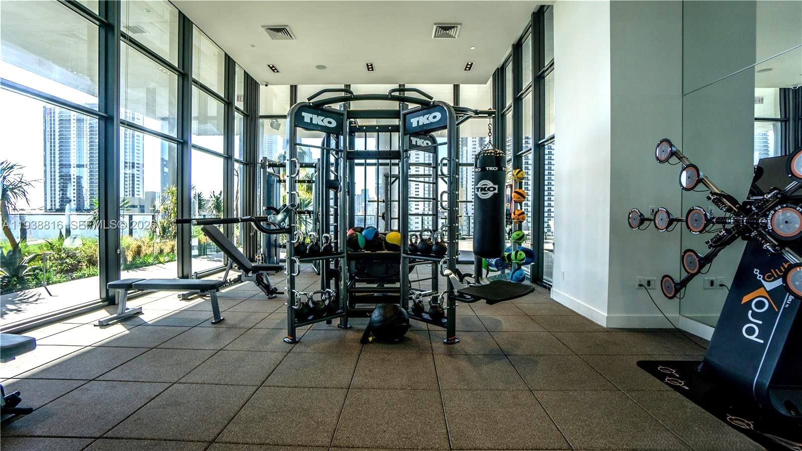 image Canvas Condo70