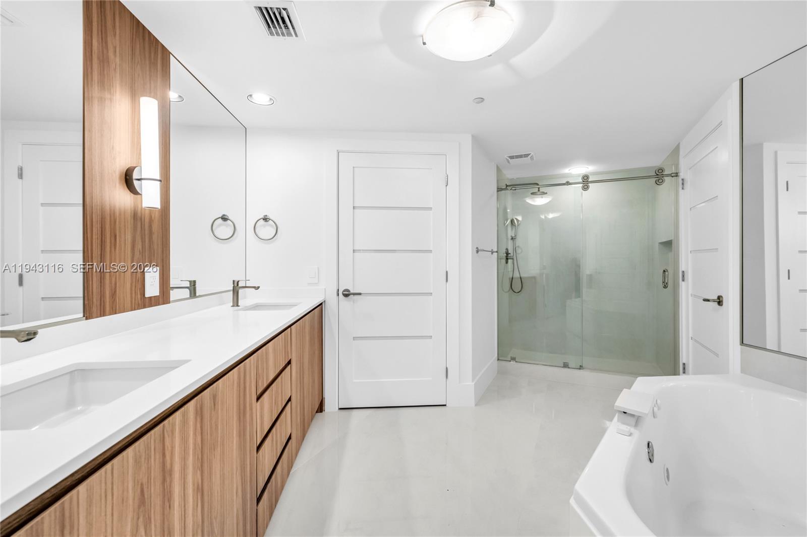 image Ocean Three Condo12