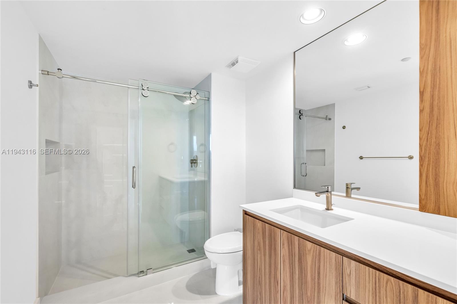 image Ocean Three Condo18