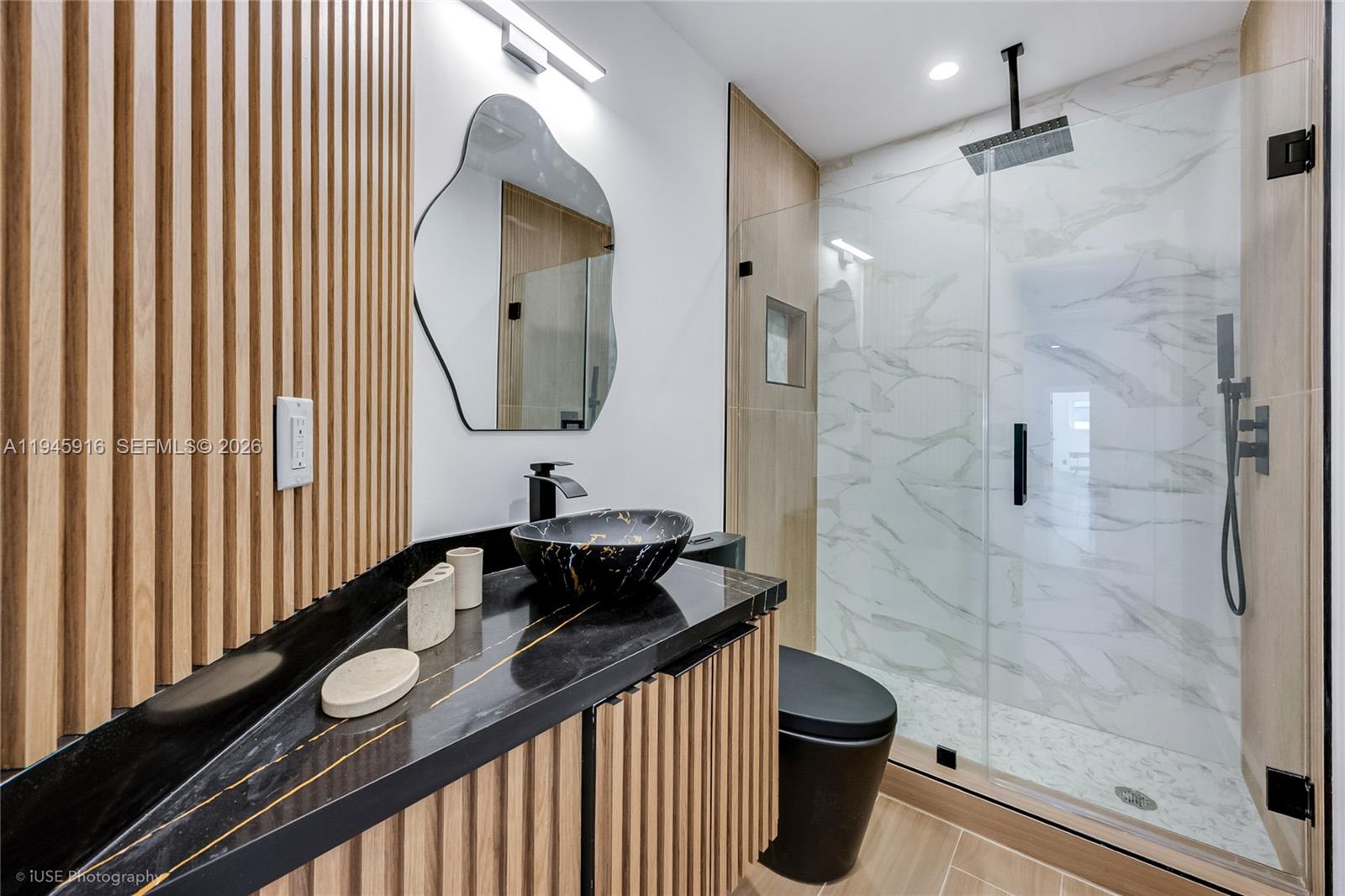 1925 NE 208th Ter Miami, FL 33179