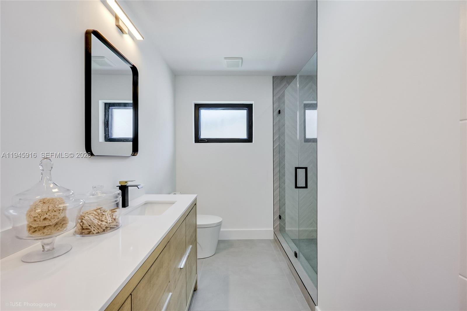 1925 NE 208th Ter Miami, FL 33179