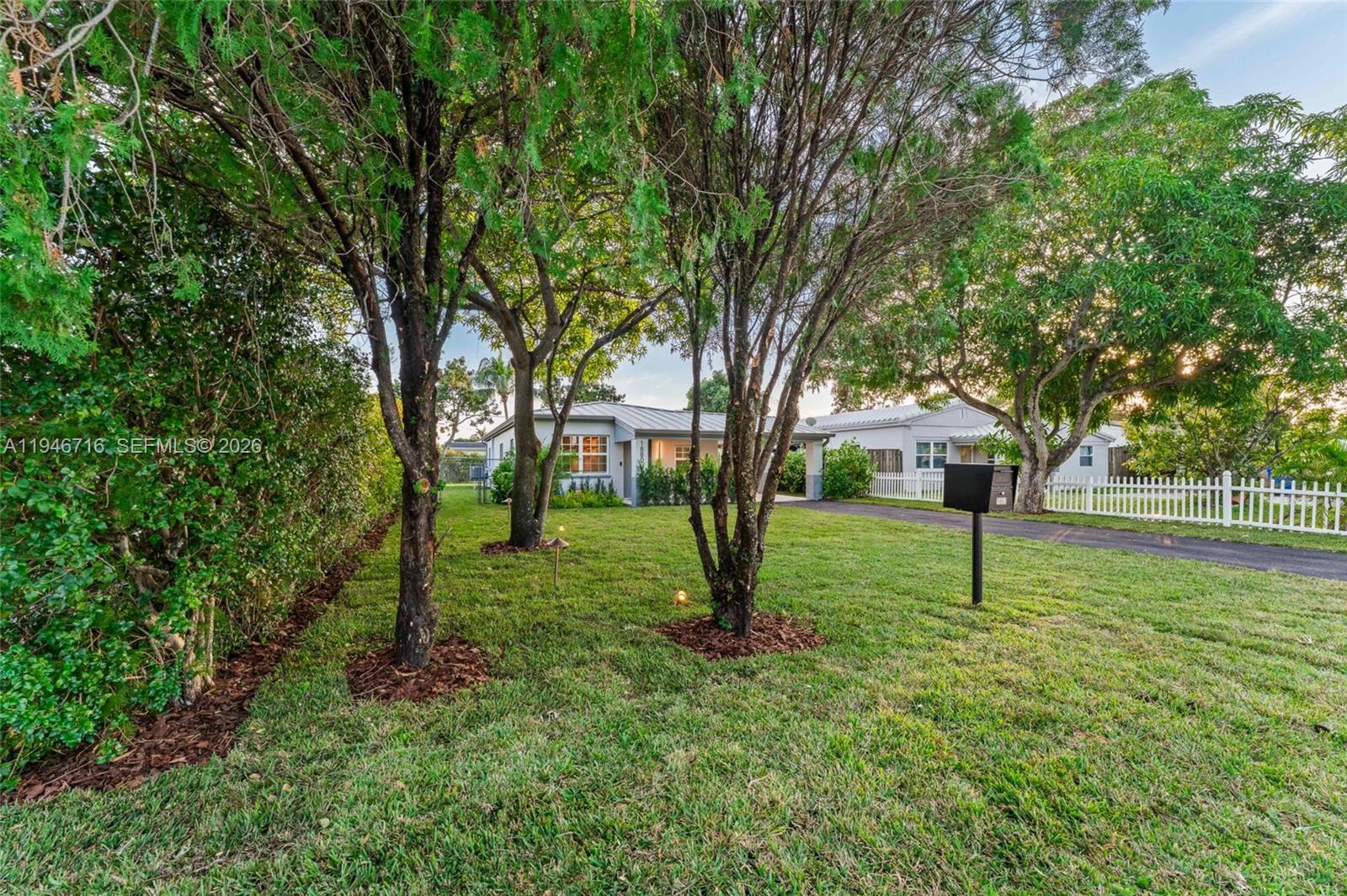 1880 NE 180th St North Miami Beach, FL 33162