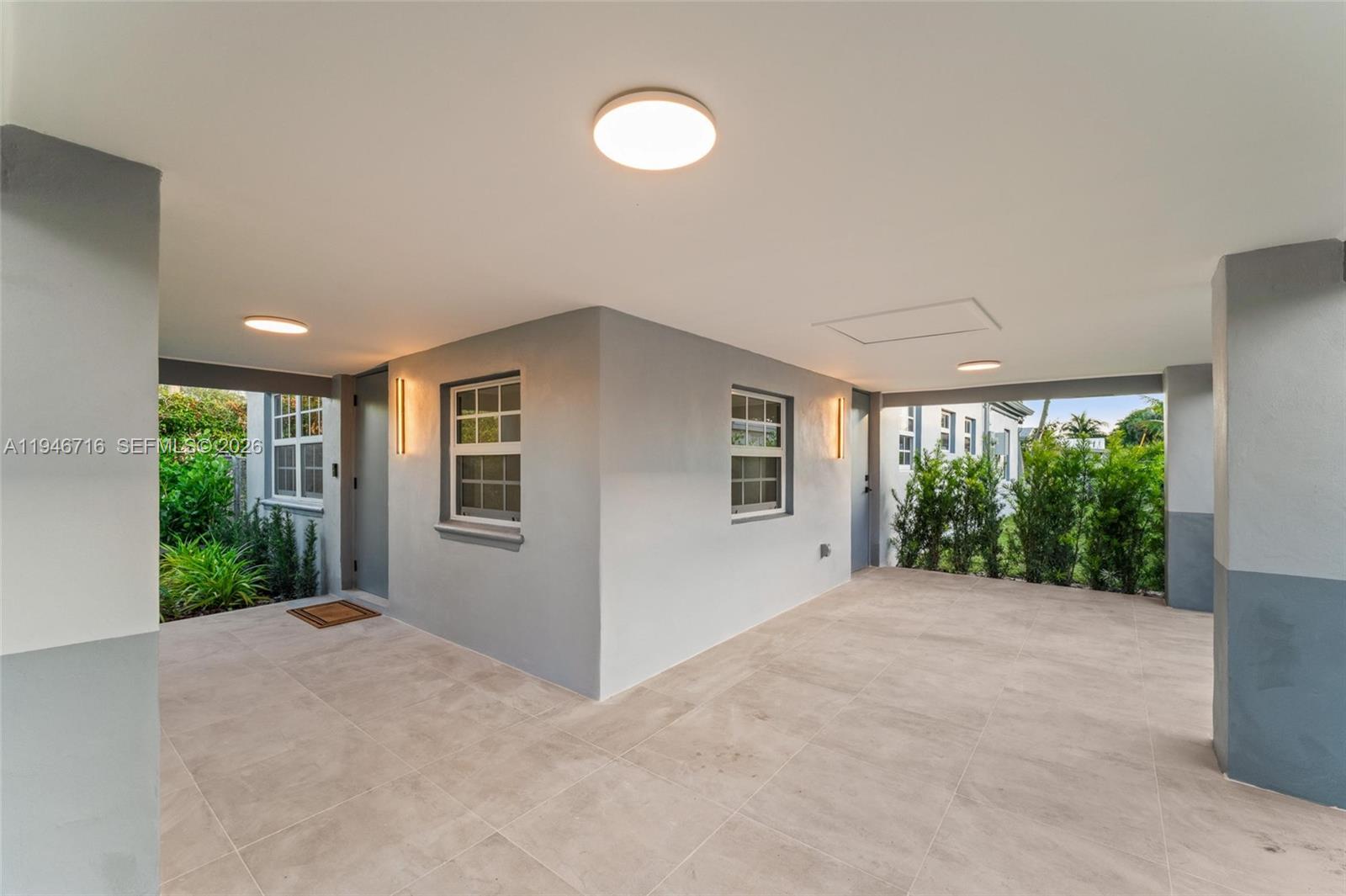 1880 NE 180th St North Miami Beach, FL 33162