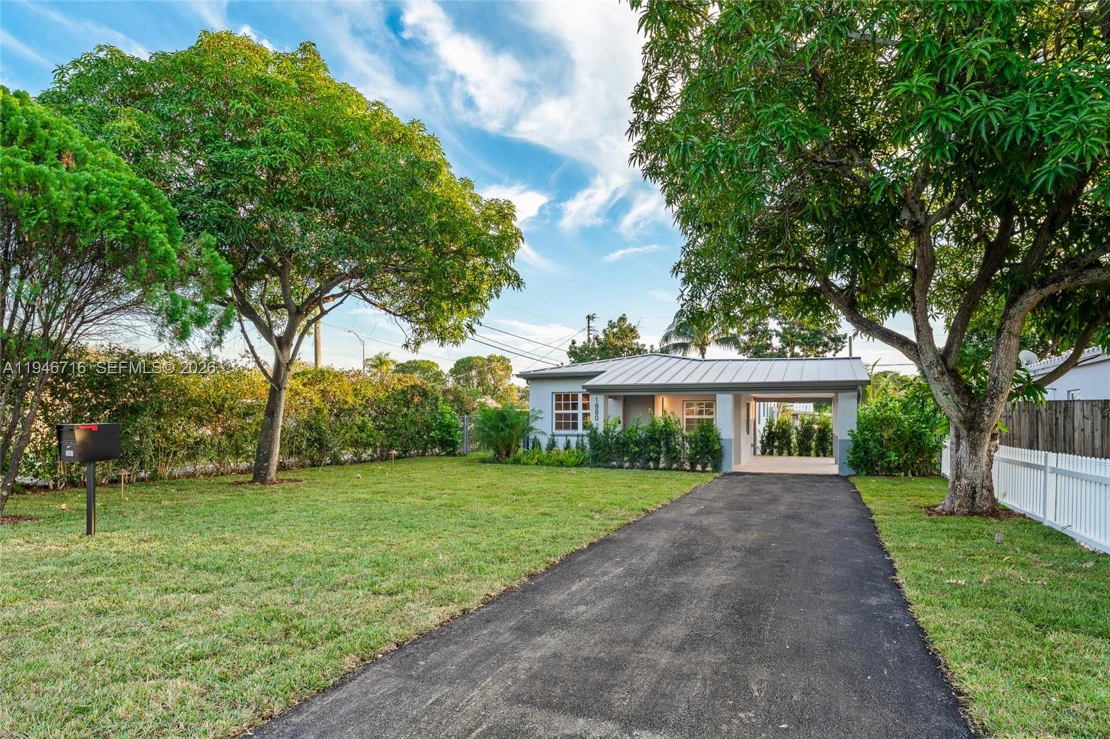 1880 NE 180th St North Miami Beach, FL 33162