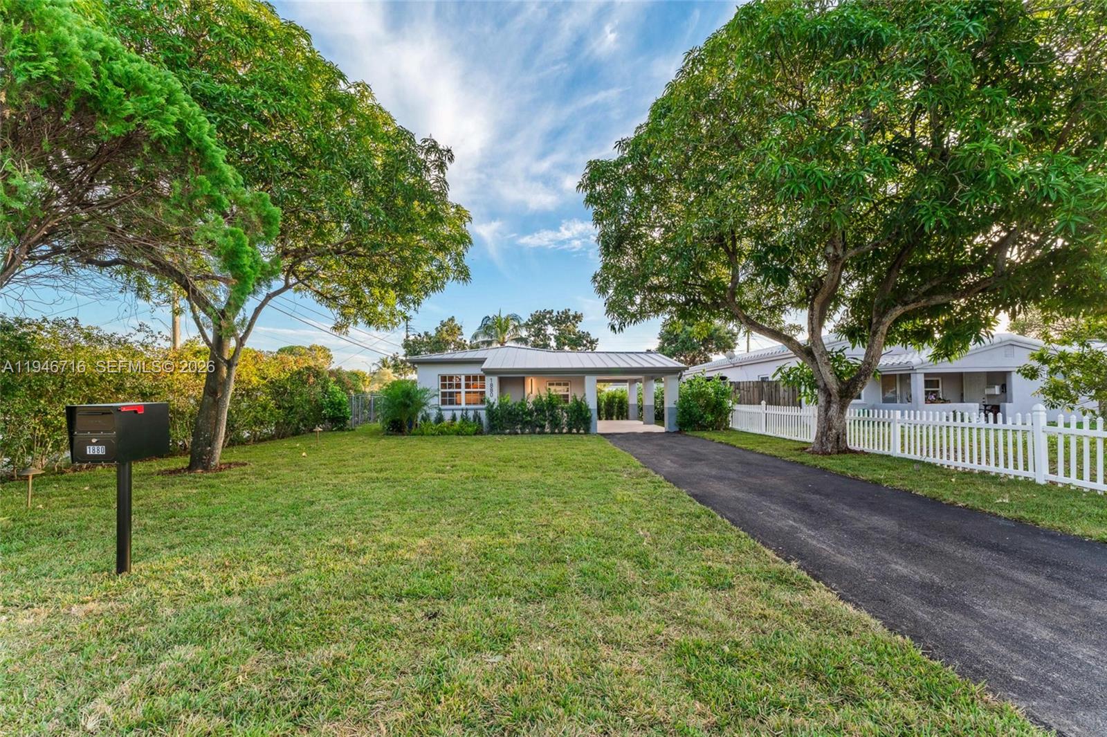 1880 NE 180th St North Miami Beach, FL 33162